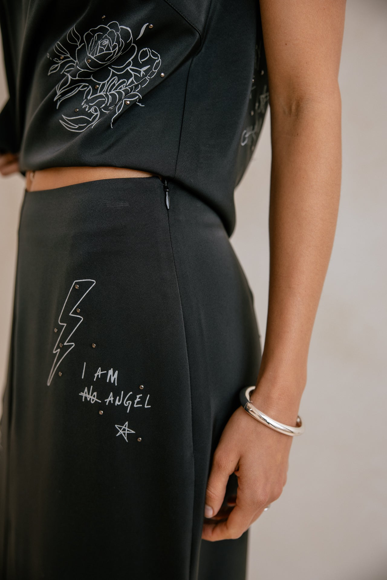 

Jupe en satin Femme Jossina Symbol black | Freeman T. Porter