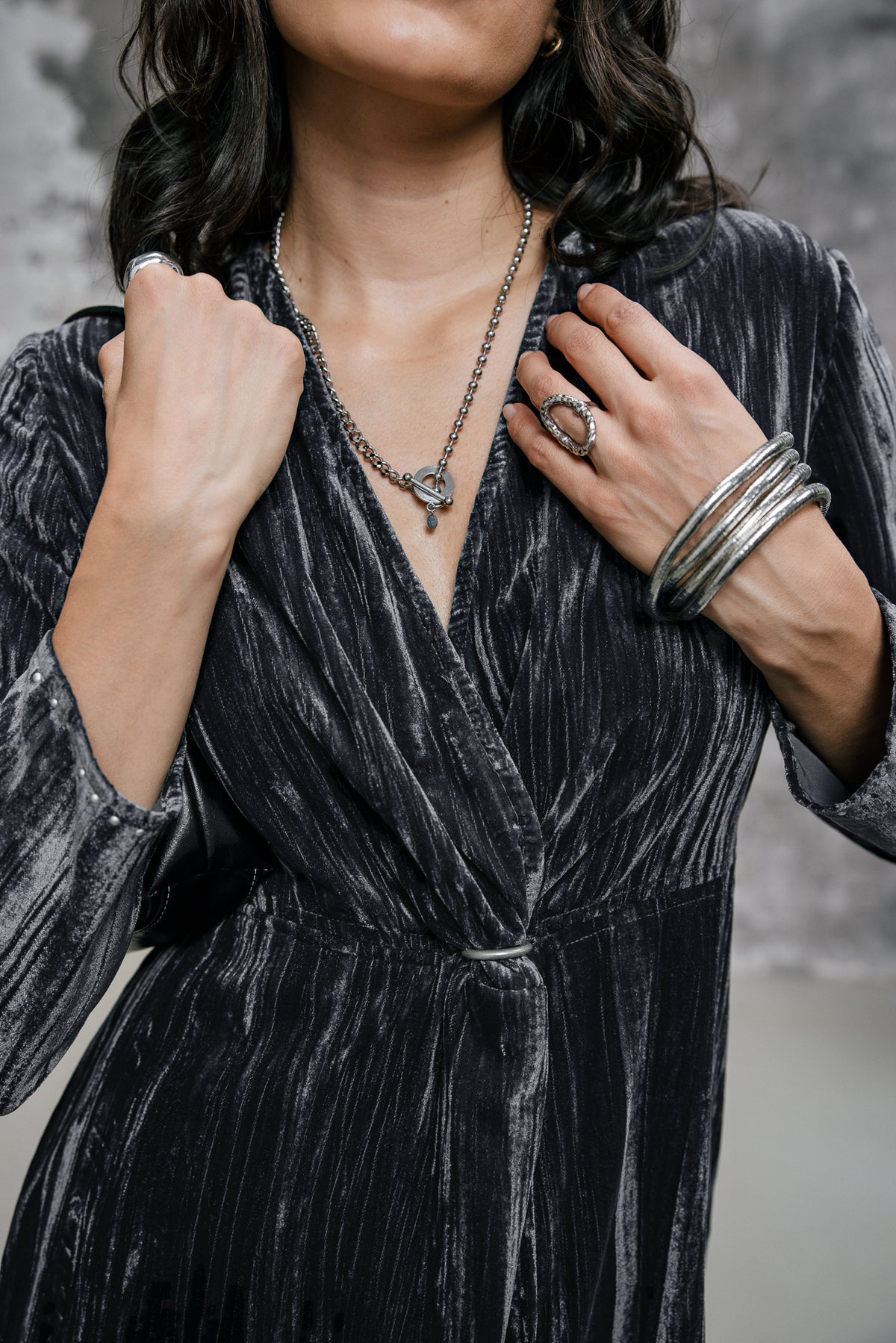 
              

Crinkled velvet dress Women Renato Velvet grey | Freeman T. Porter
            