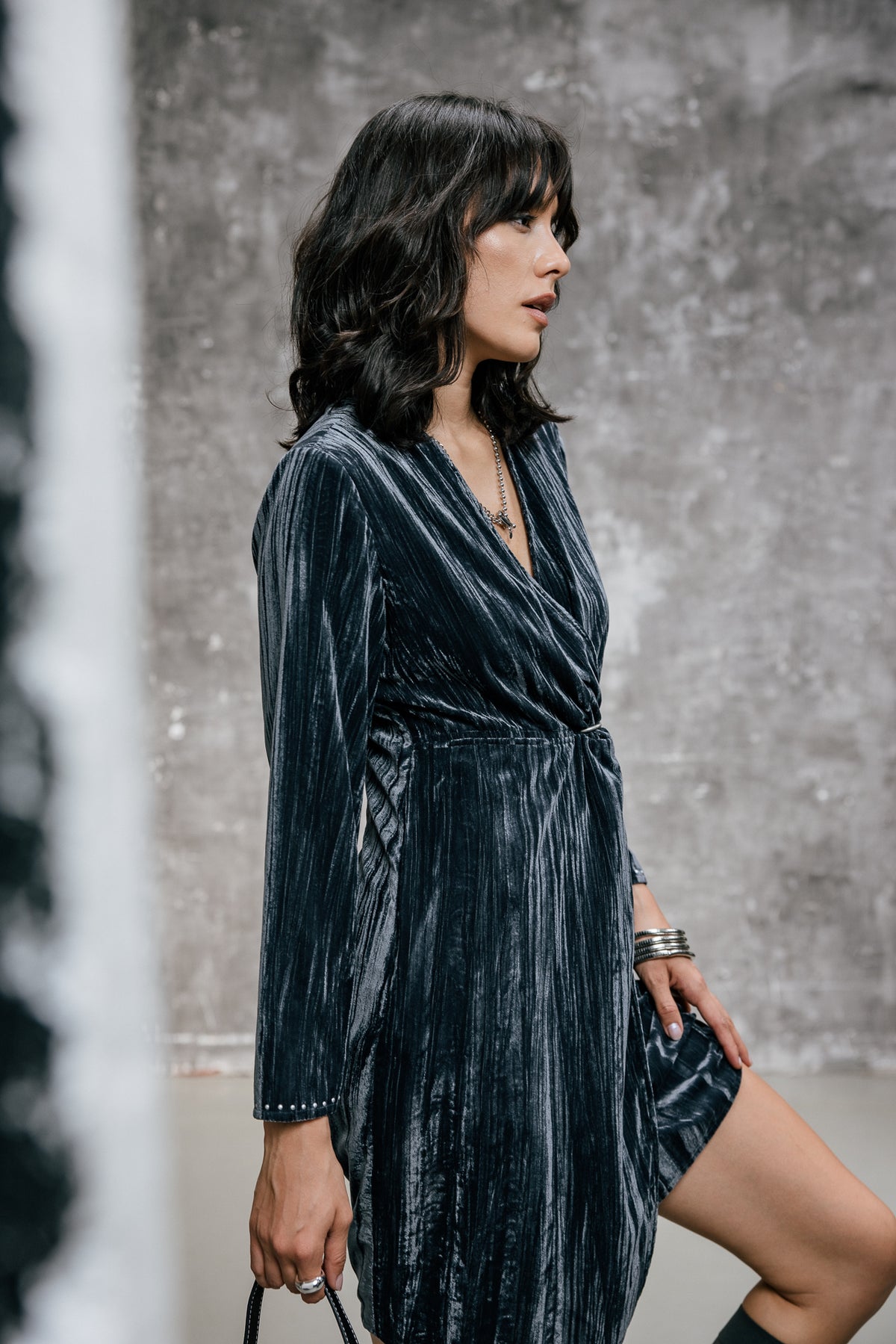 

Kleid aus zerknittertem Samt Damen Renato Velvet grey | Freeman T. Porter