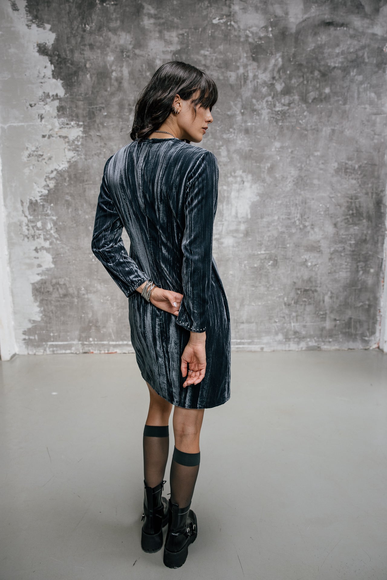 

Kleid aus zerknittertem Samt Damen Renato Velvet grey | Freeman T. Porter