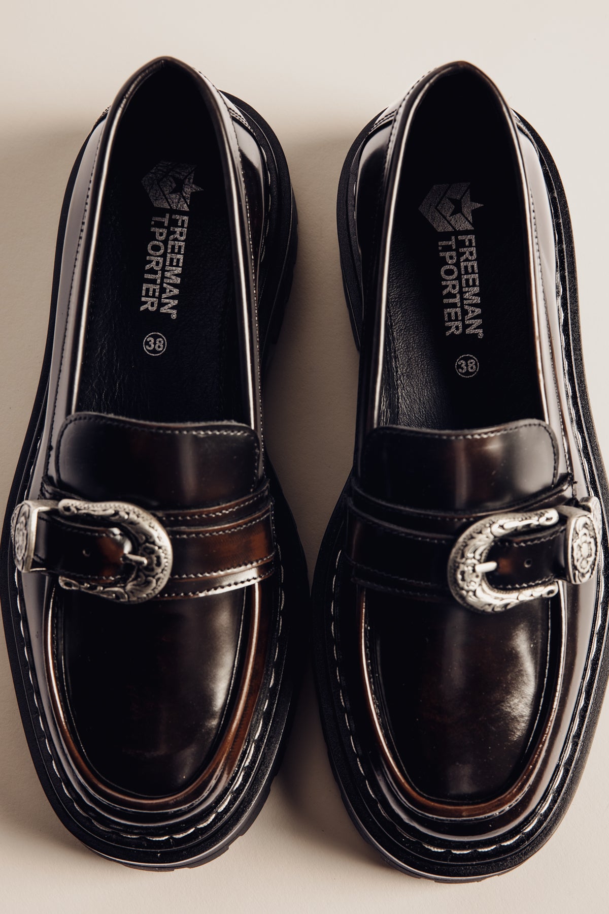 
              

Mocassim de pele Mulher Cari black ochre | Freeman T. Porter
            