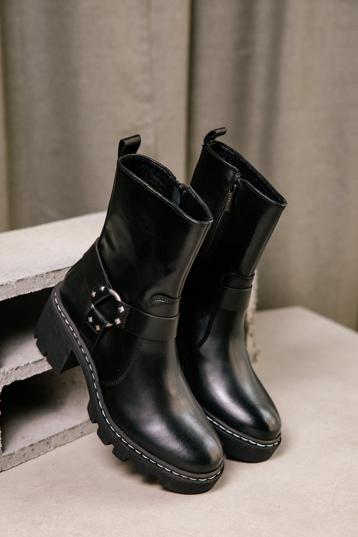   
            

Botines Mujer Jiolina black | Freeman T. Porter
          