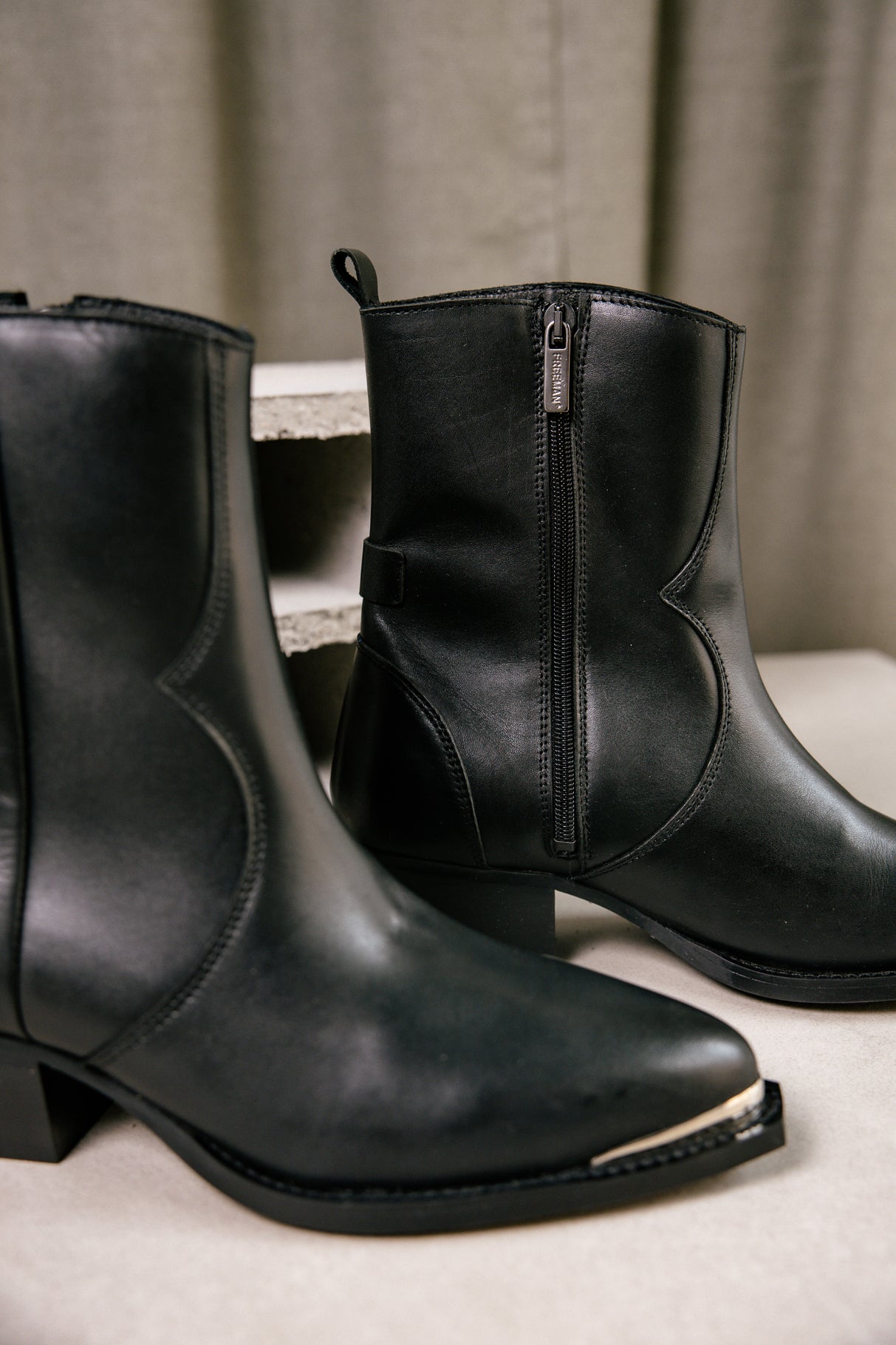 

Bottines Femme Lixtin black | Freeman T. Porter