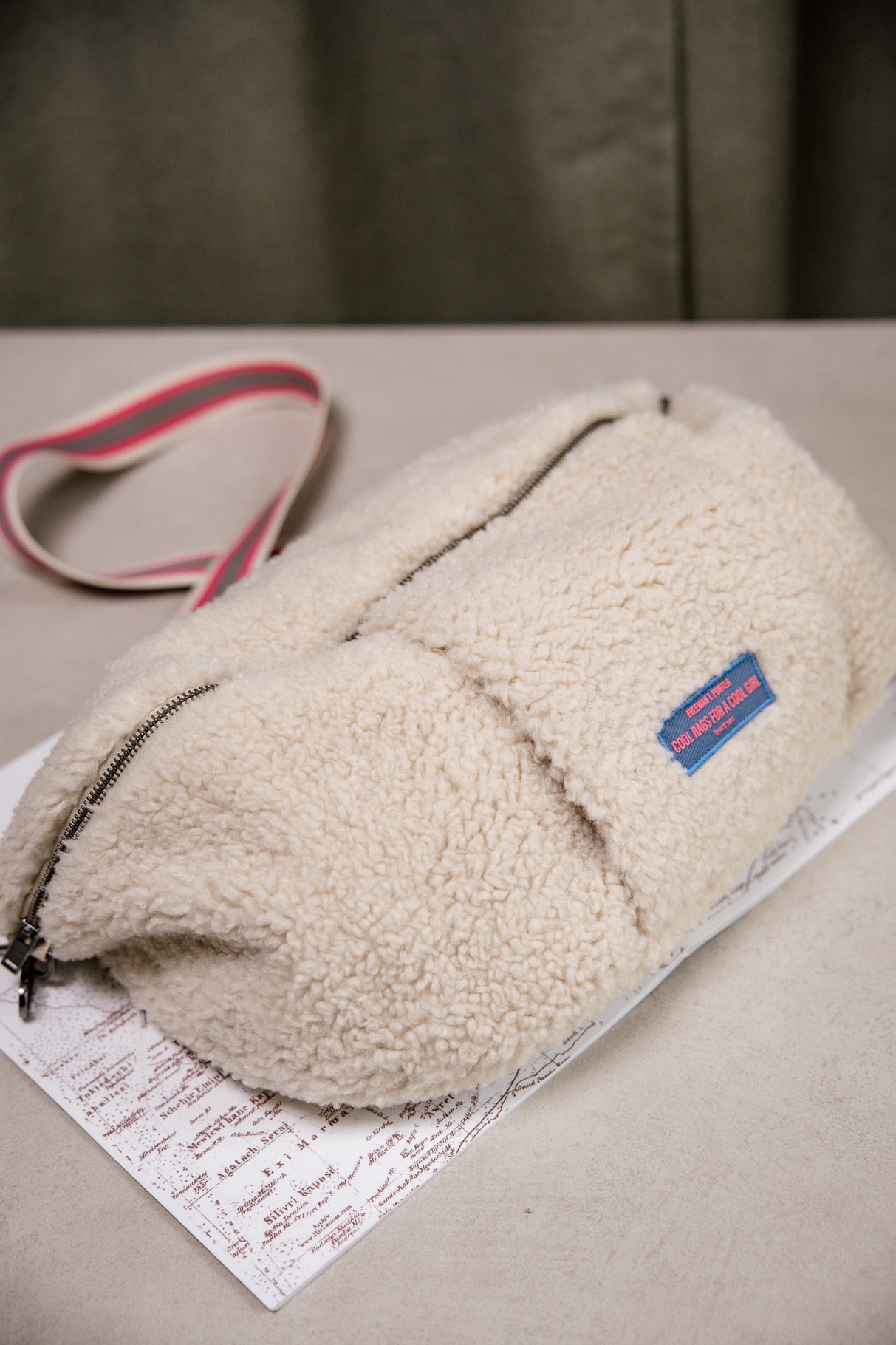 

Sac banane Homme Bea Sherpa XL ecru | Freeman T. Porter