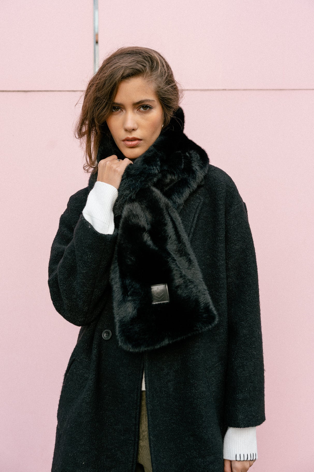 Faux fur scarf Livie Plain Fur, black | Freeman T. Porter