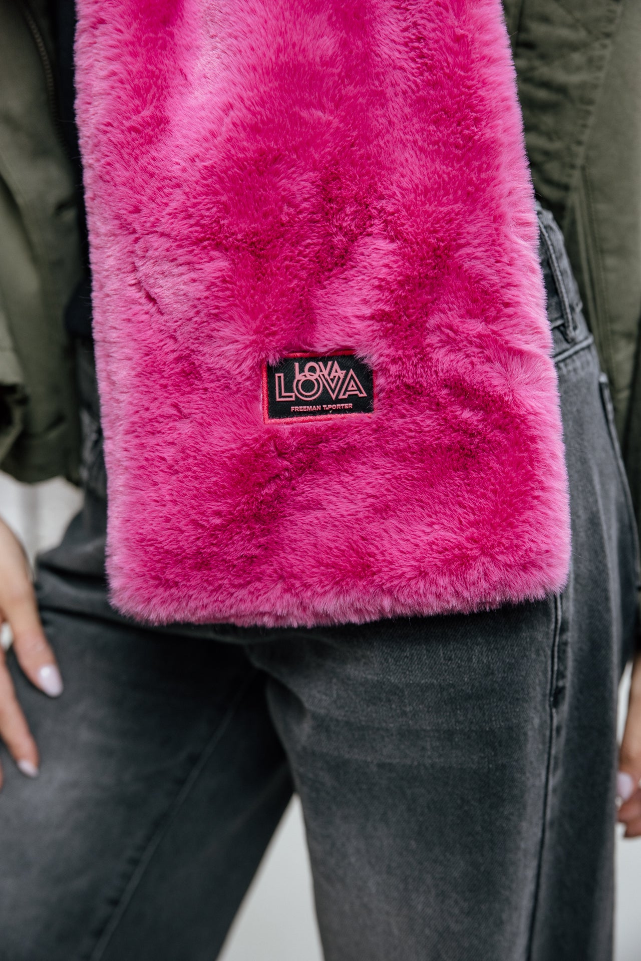 
              

Kunstfellschal Damen Livie Plain Fur pink | Freeman T. Porter
            
