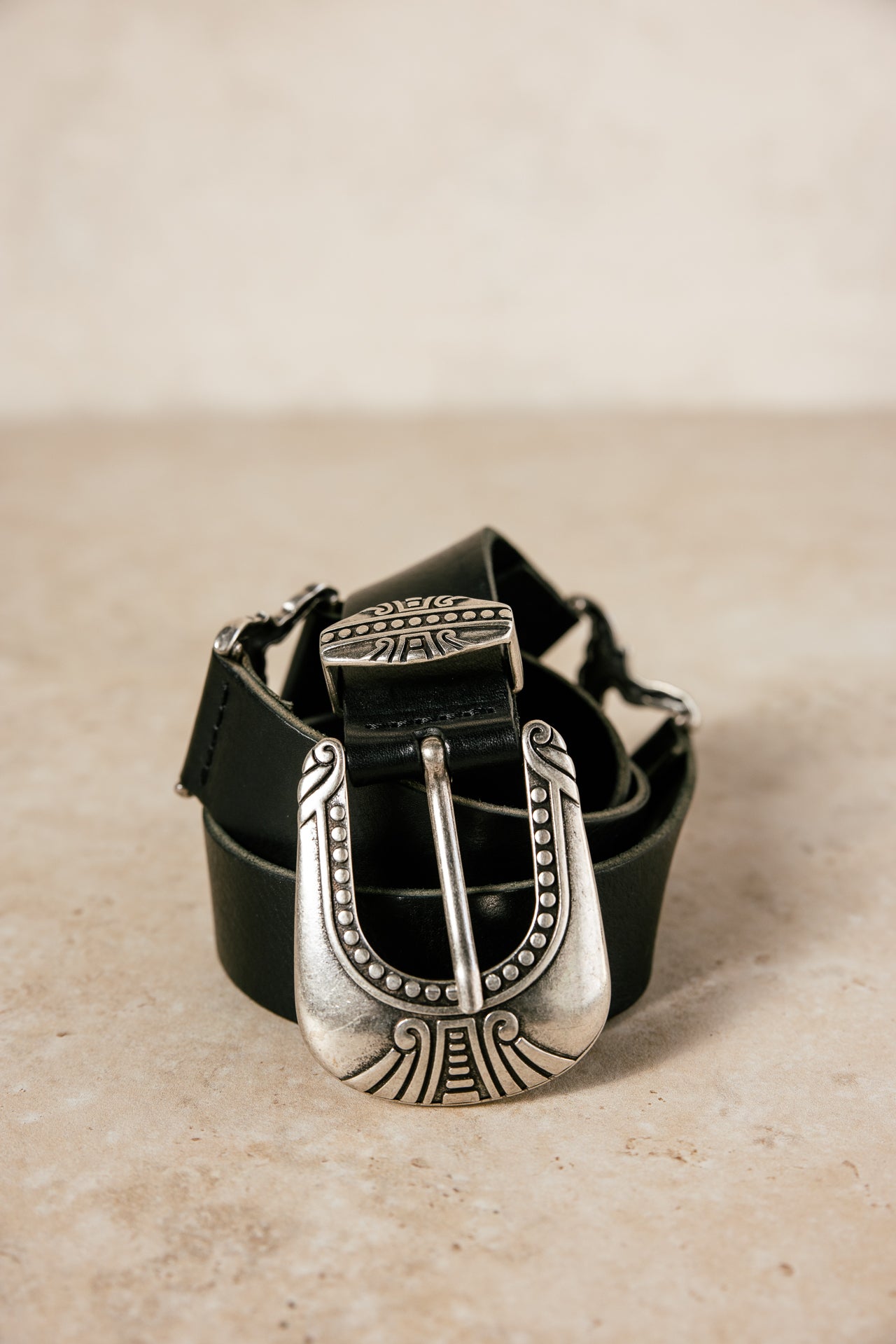   
            

Cinturón de cuero Mujer Alkemi black | Freeman T. Porter
          