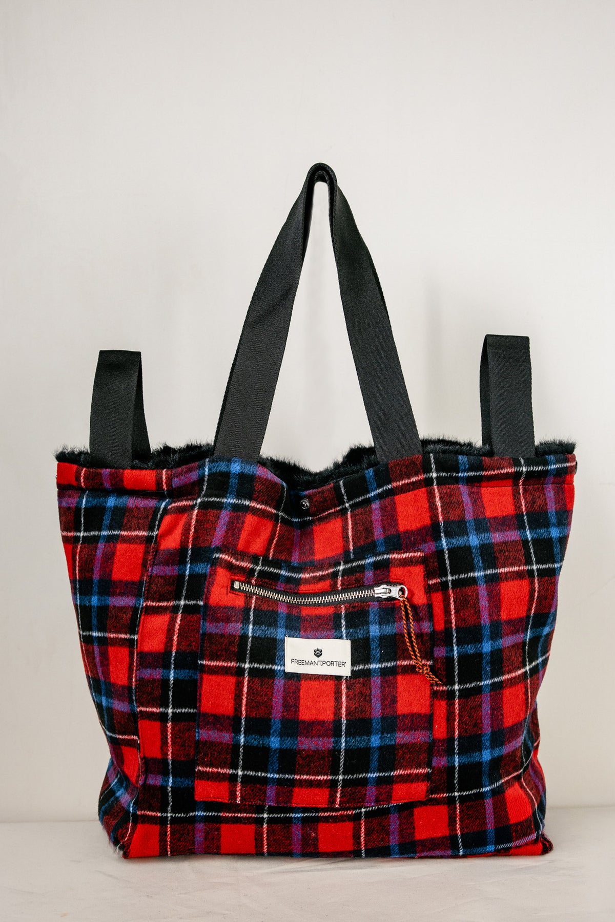 

Tote bag reversível efeito pelo/xadrez Mulher Coletta Fur black | Freeman T. Porter