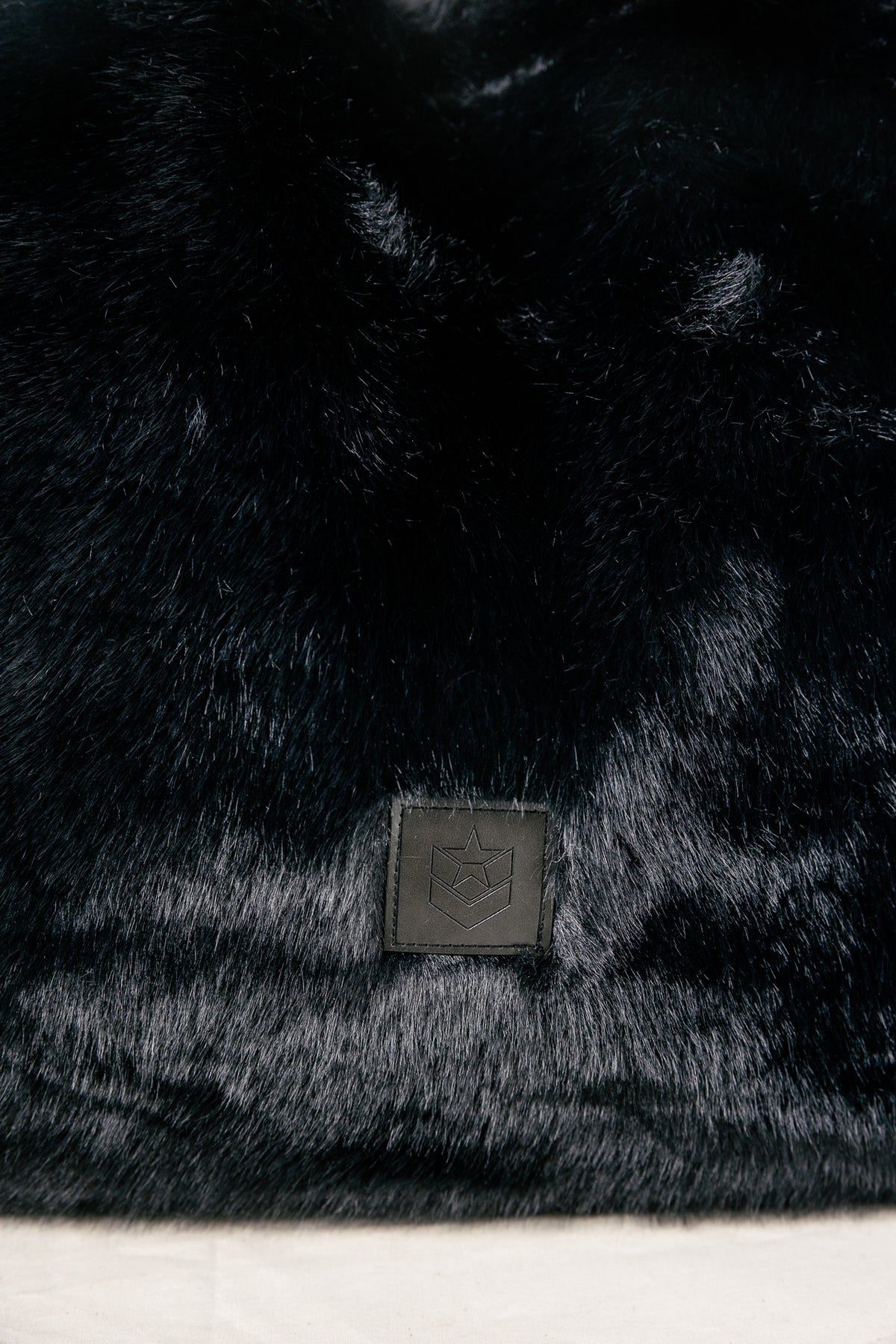 

Tote bag reversível efeito pelo/xadrez Mulher Coletta Fur black | Freeman T. Porter