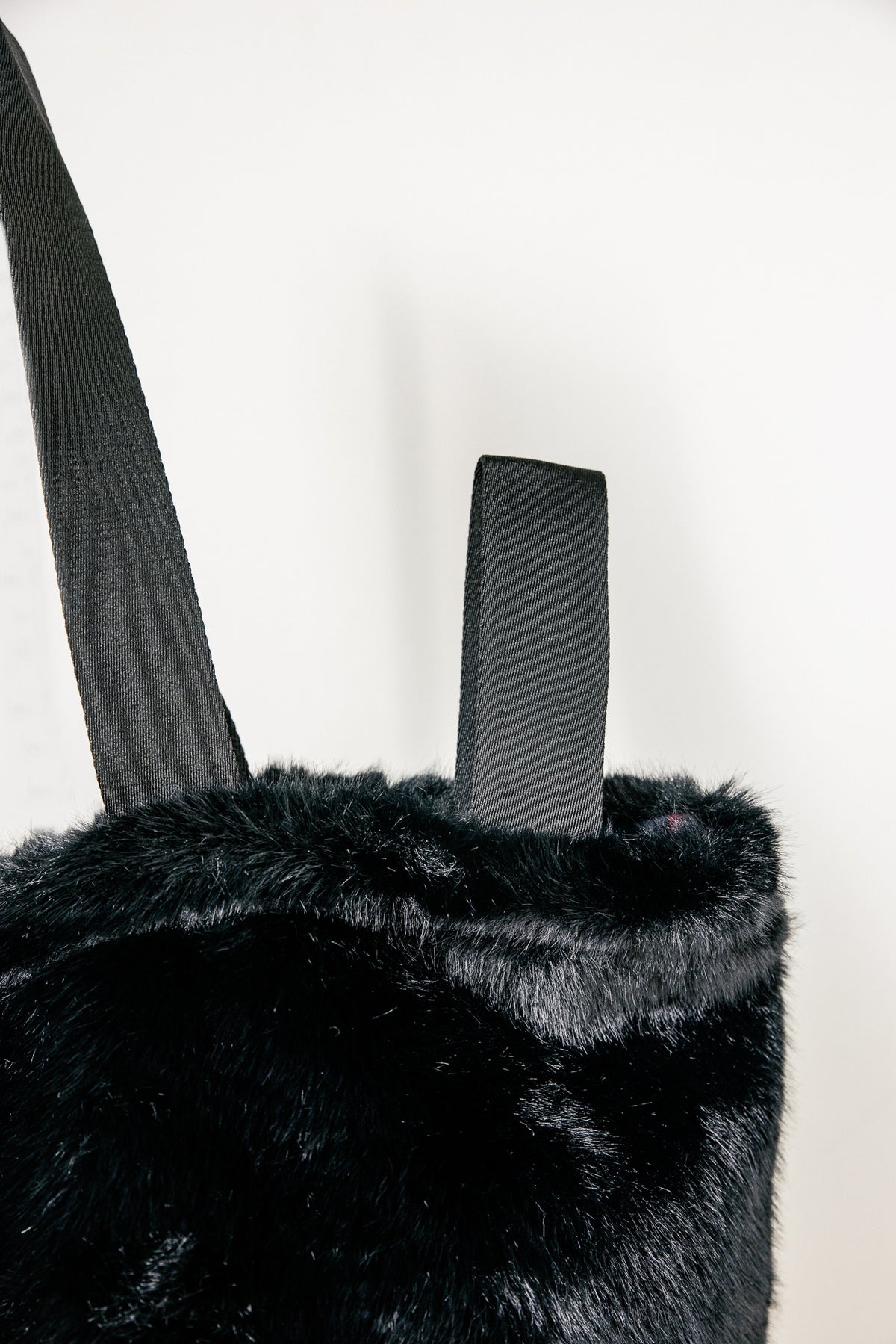 

Tote bag reversível efeito pelo/xadrez Mulher Coletta Fur black | Freeman T. Porter