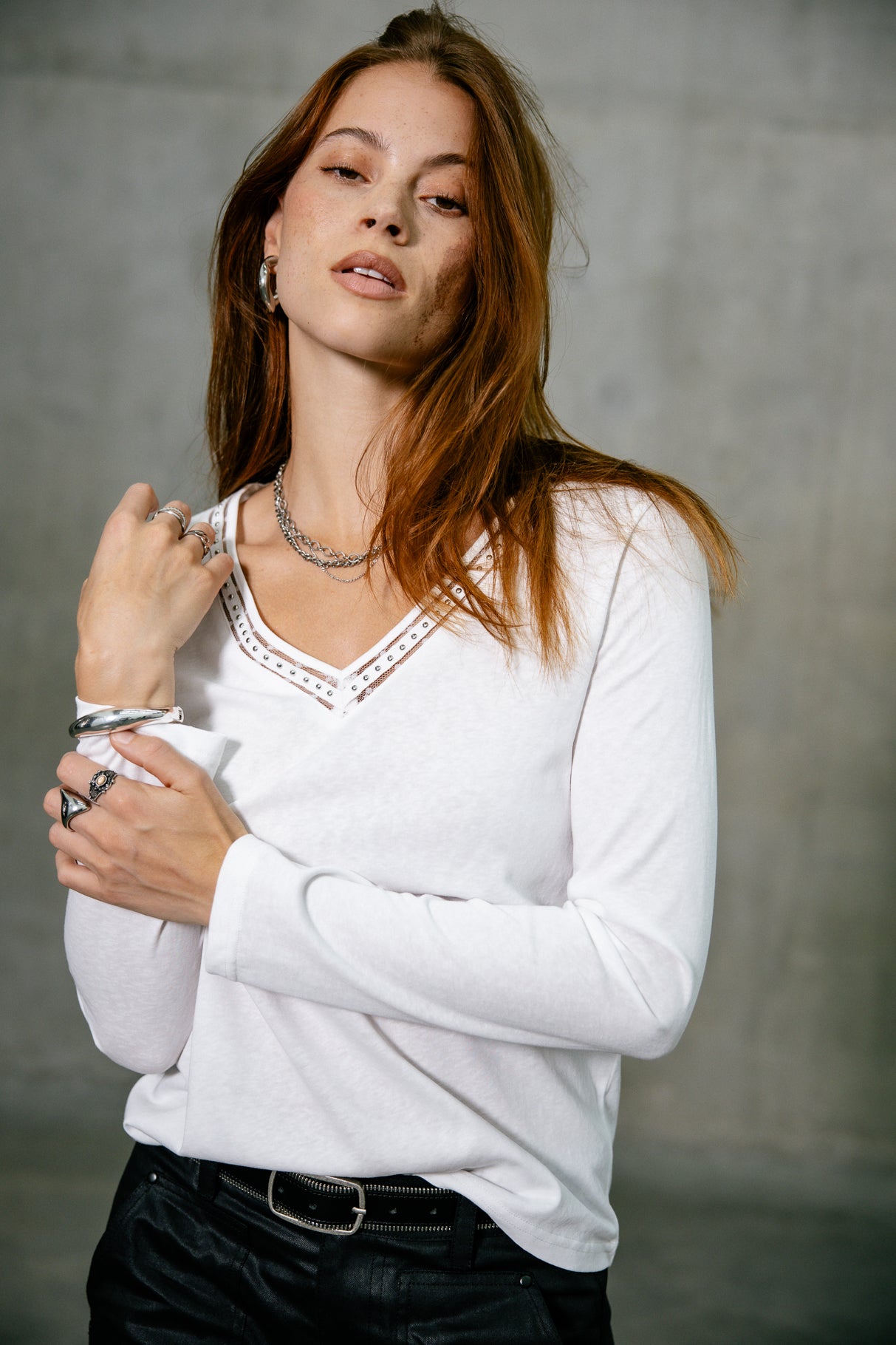 
              

T-shirt avec rivets Frau Torina Studs white | Freeman T. Porter
            