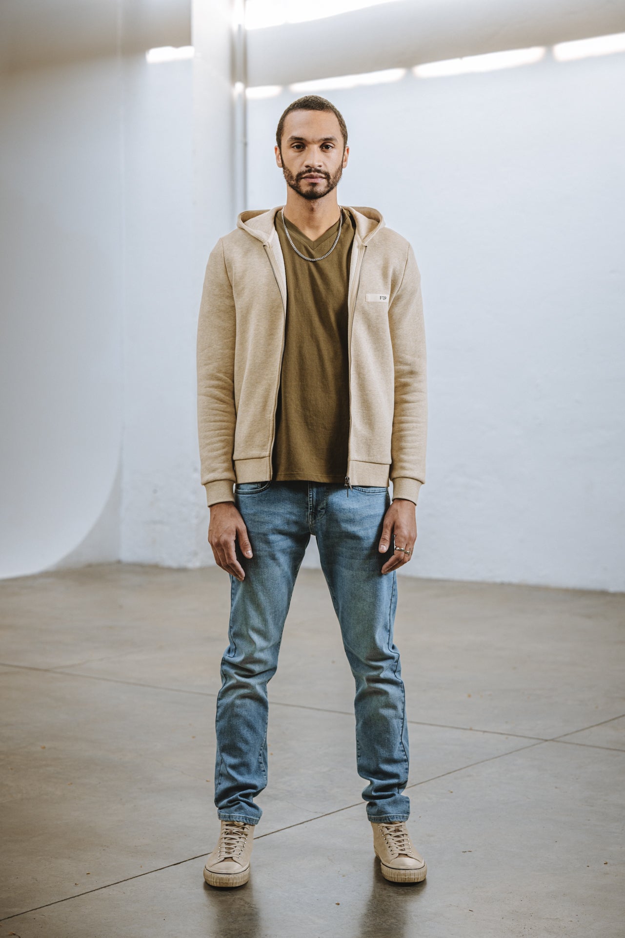 

Sudadera con capucha Hombre Aspen Yutong beige | Freeman T. Porter