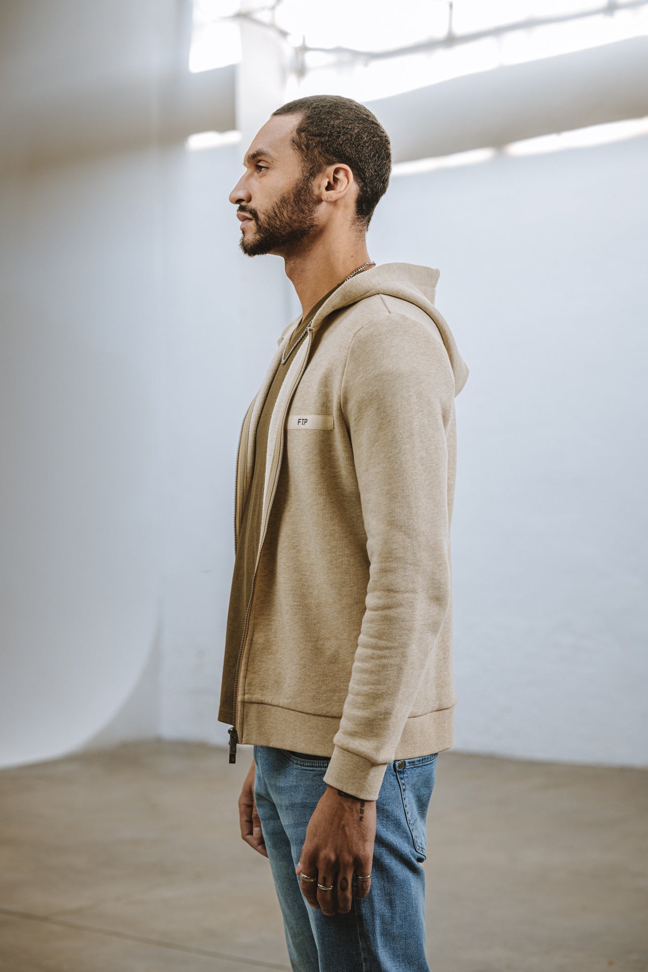 

Sudadera con capucha Hombre Aspen Yutong beige | Freeman T. Porter