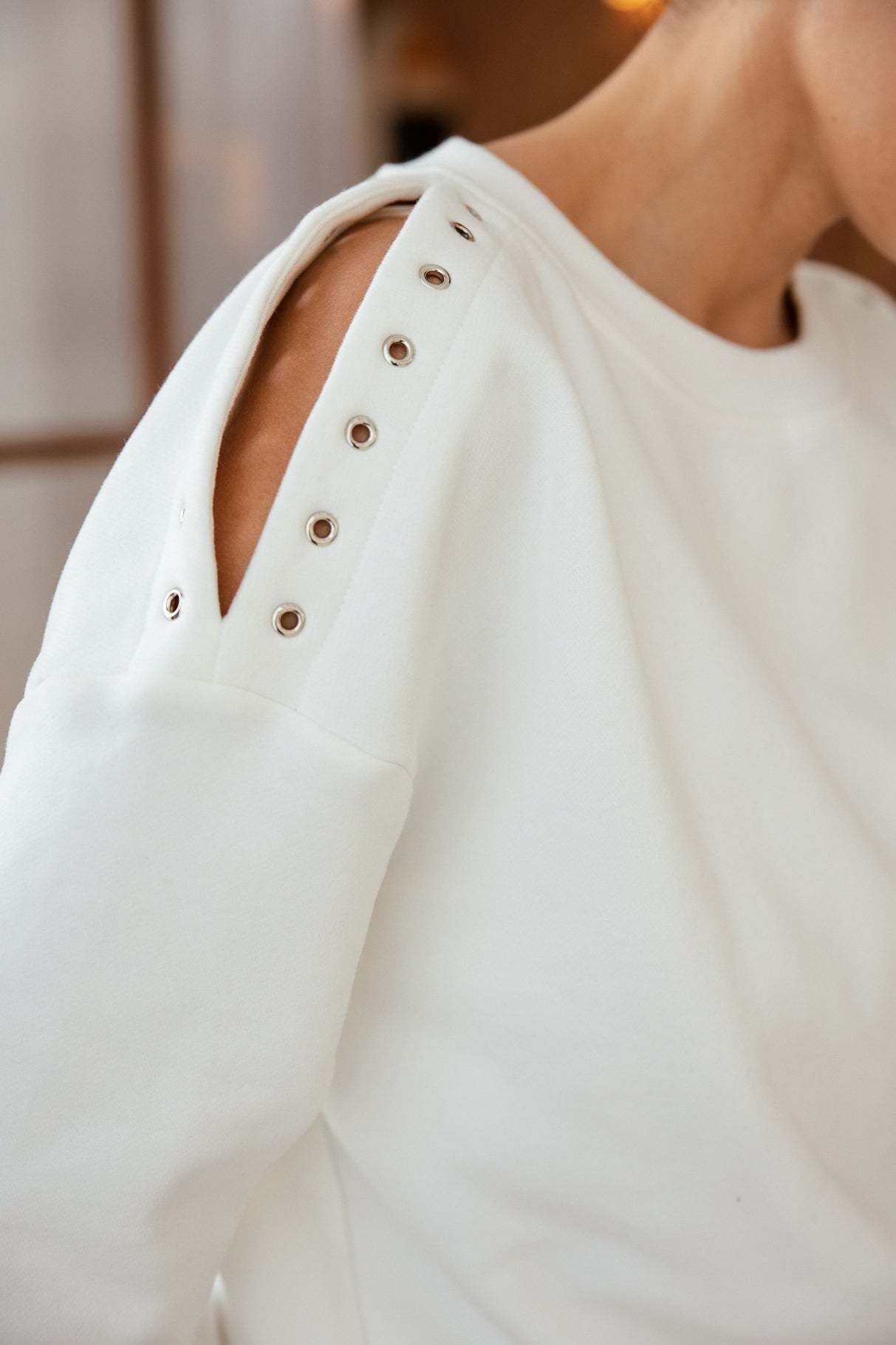 
              

Sweat à oeillets Femme Shawn ecru | Freeman T. Porter
            