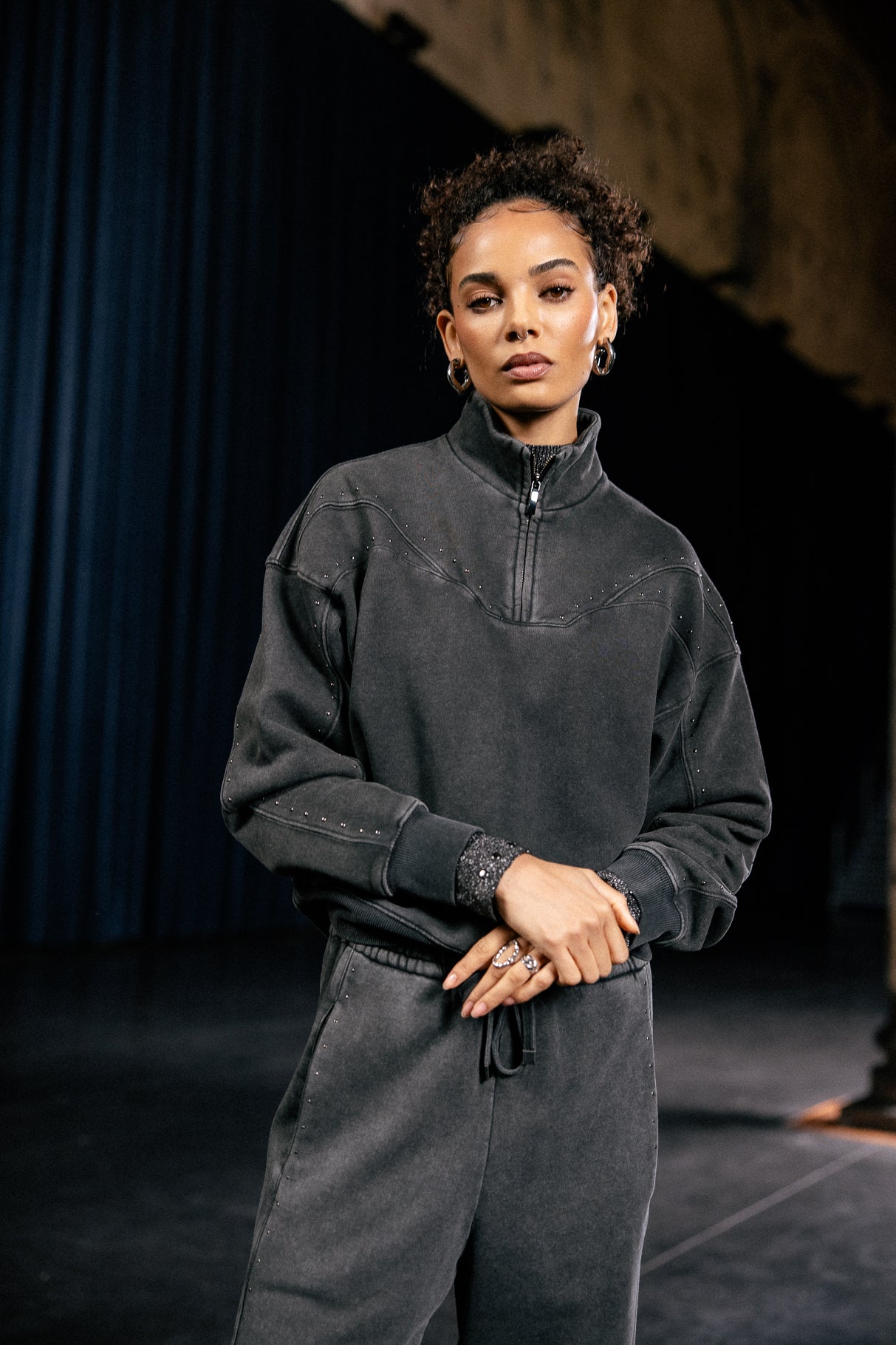 
              

Studded sweatshirt Women Sol Studs grey | Freeman T. Porter
            