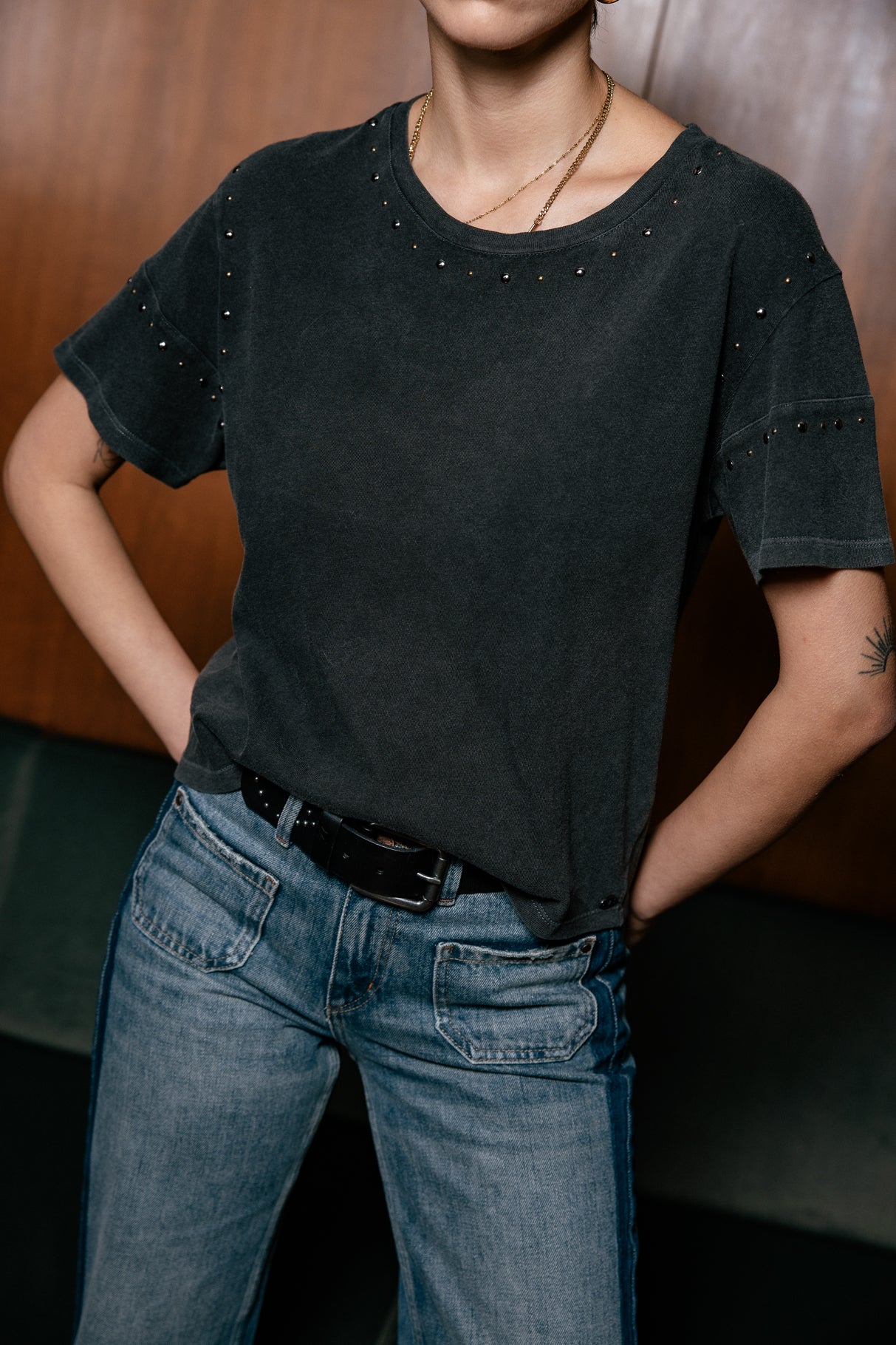   
            

T-Shirt détails cloutés Femme Typio Studs black | Freeman T. Porter
          