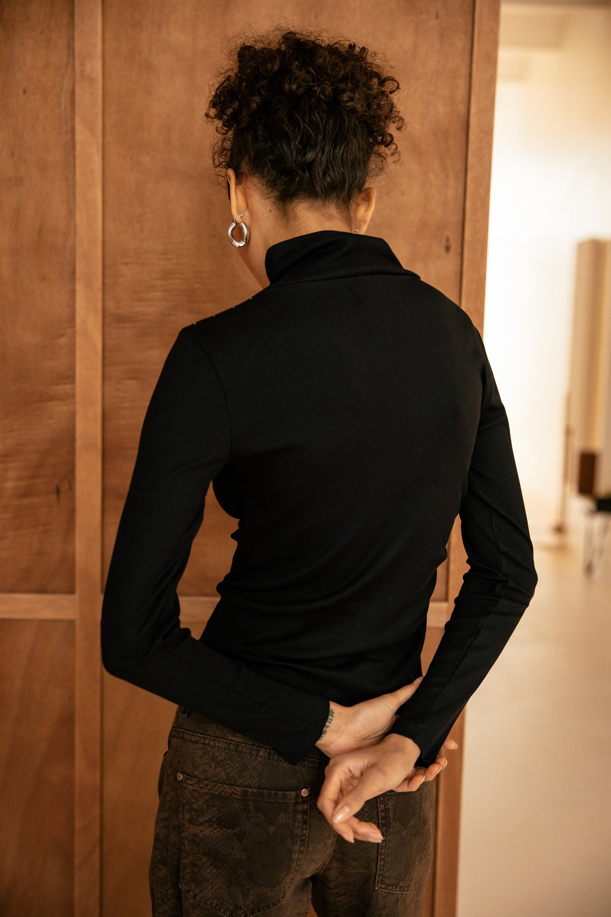 

T-shirt ajusté froncé à la taille Femme Tinca Colors black | Freeman T. Porter