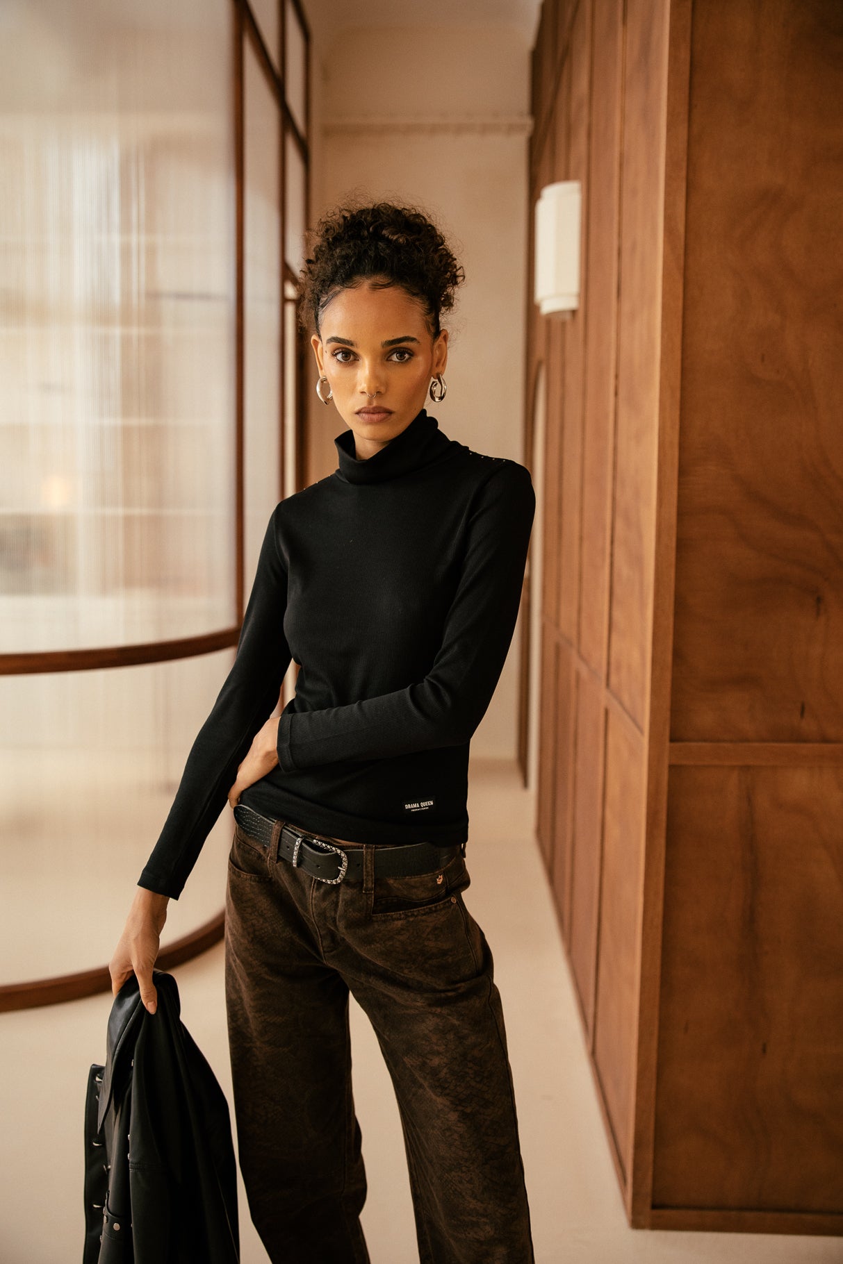 

T-shirt ajusté froncé à la taille Femme Tinca Colors black | Freeman T. Porter