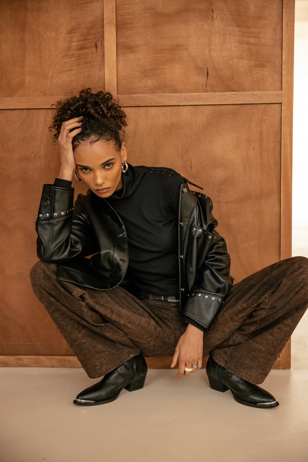 

T-shirt ajusté froncé à la taille Femme Tinca Colors black | Freeman T. Porter