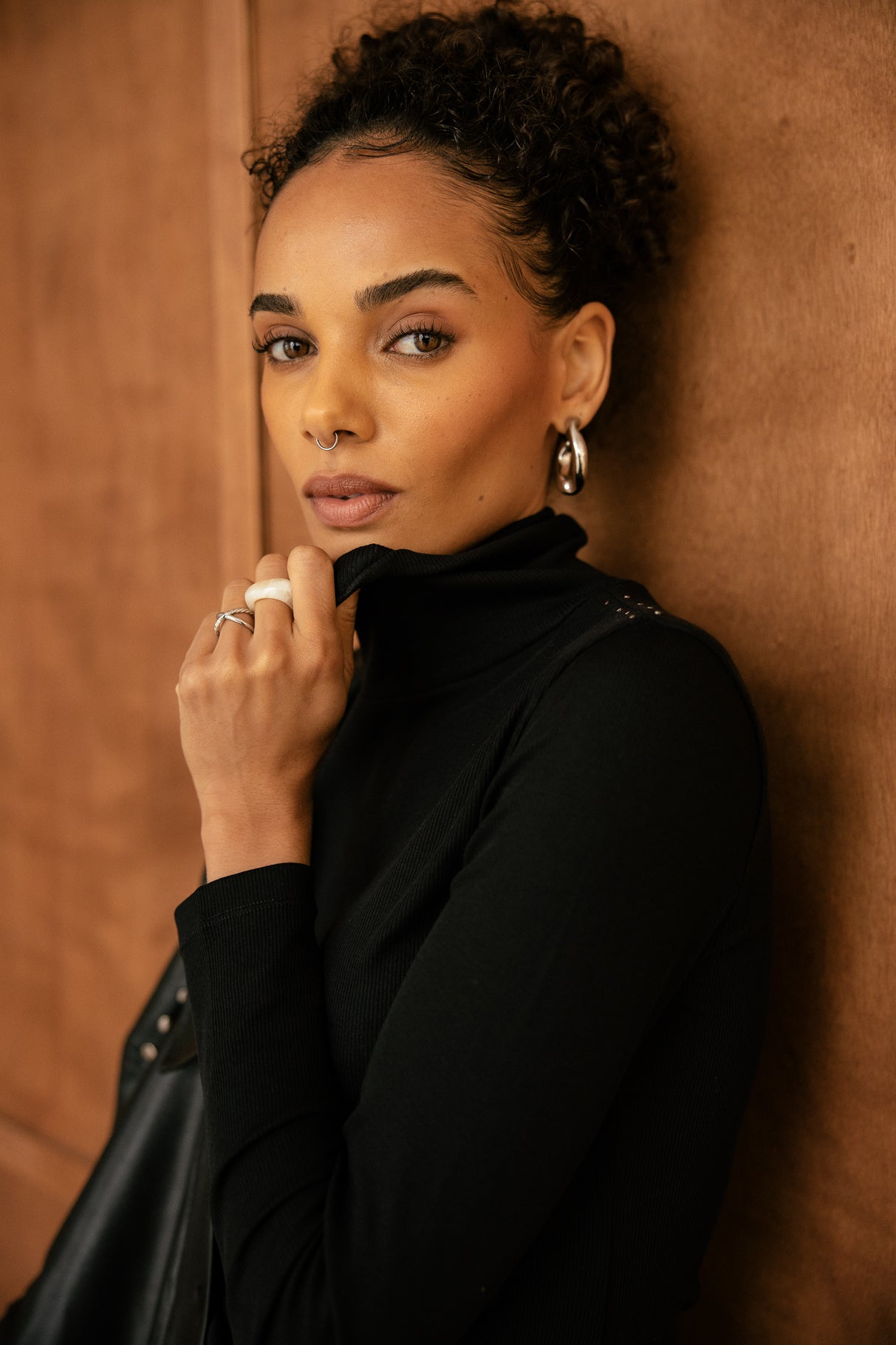 

T-shirt ajusté froncé à la taille Femme Tinca Colors black | Freeman T. Porter