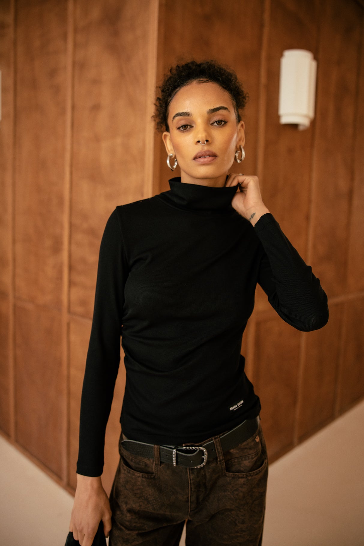 

T-shirt ajusté froncé à la taille Femme Tinca Colors black | Freeman T. Porter