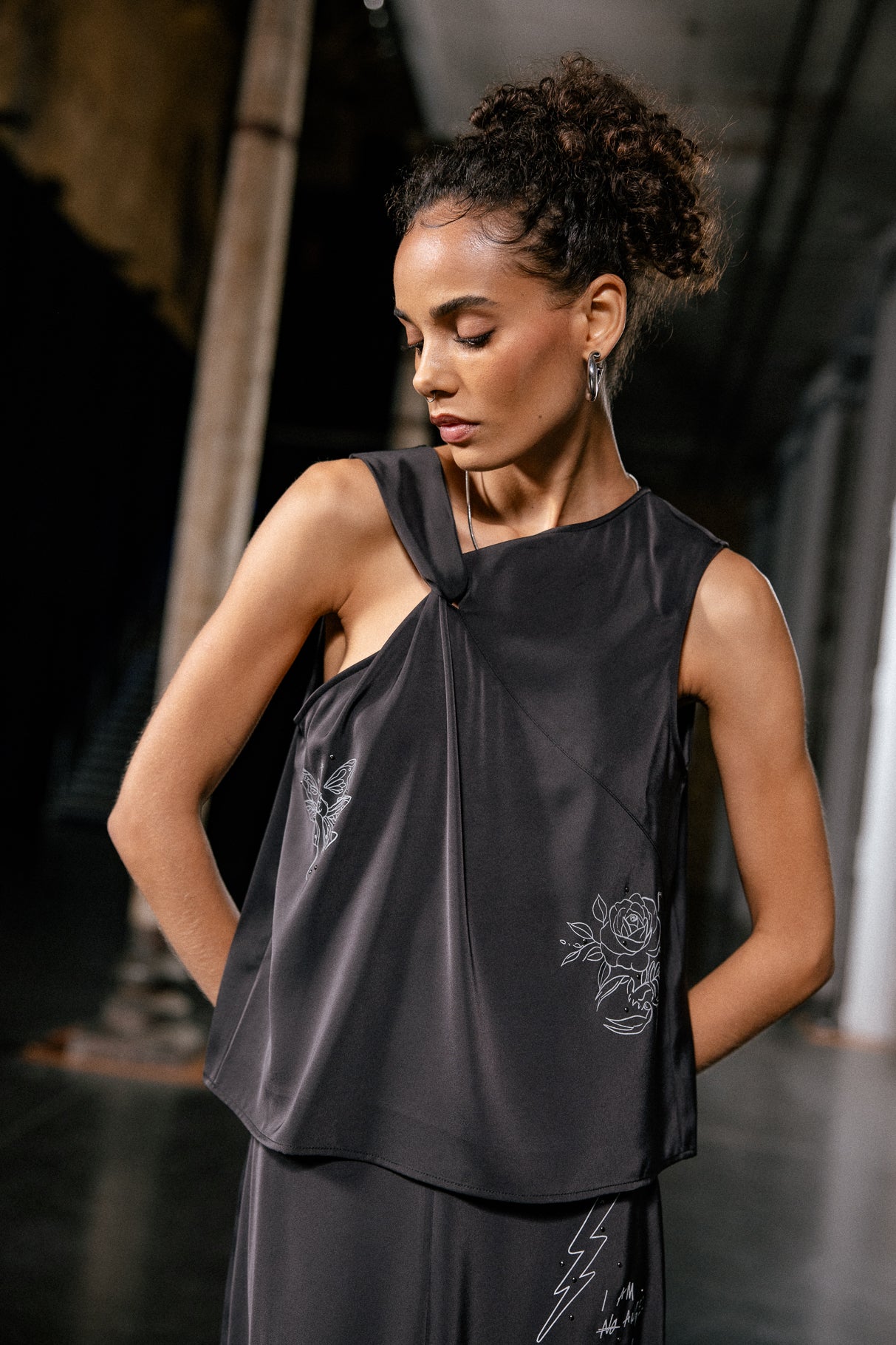   
            

Asymmetric satin top Women Topik Symbol black | Freeman T. Porter
          