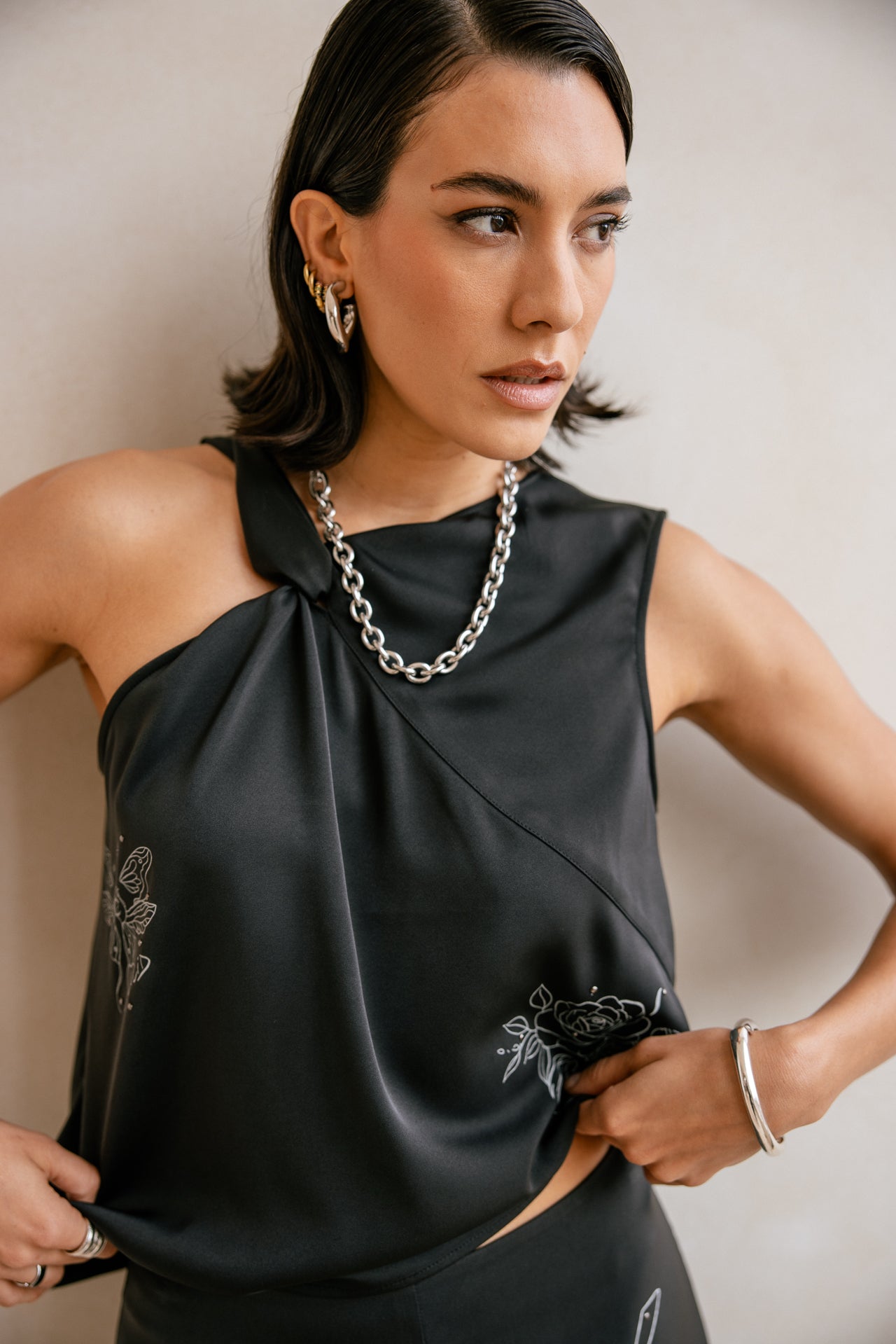 

Asymmetrical satin top Women Topik Symbol black | Freeman T. Porter