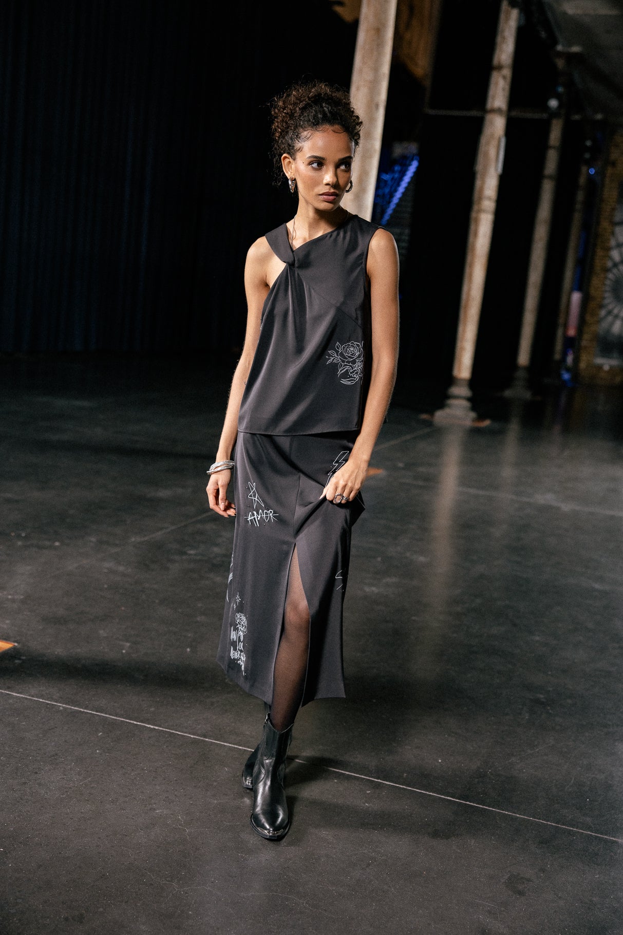 

Asymmetric satin top Women Topik Symbol black | Freeman T. Porter