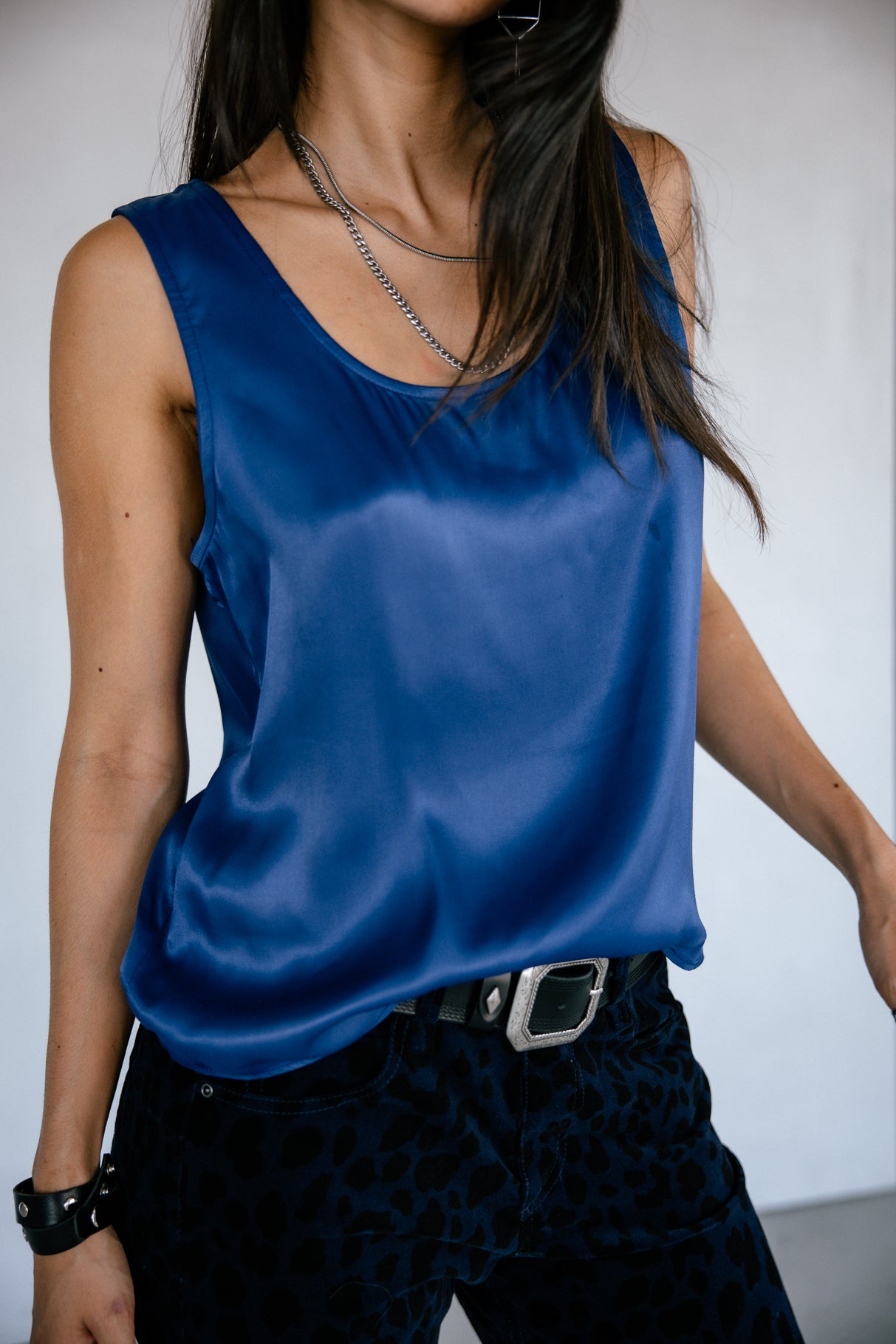 
              

Top sans manche Femme Dulcia Silk bellwether blue | Freeman T. Porter
            