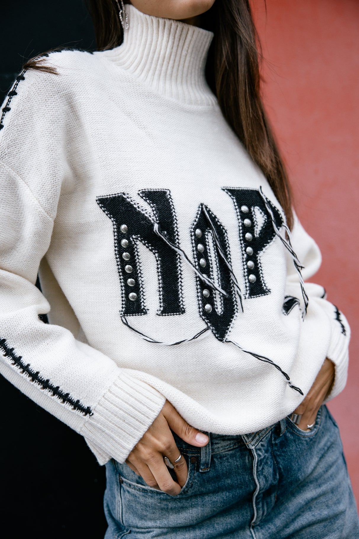 
              

Pull détails frangés  Femme Pears Rock off white | Freeman T. Porter
            