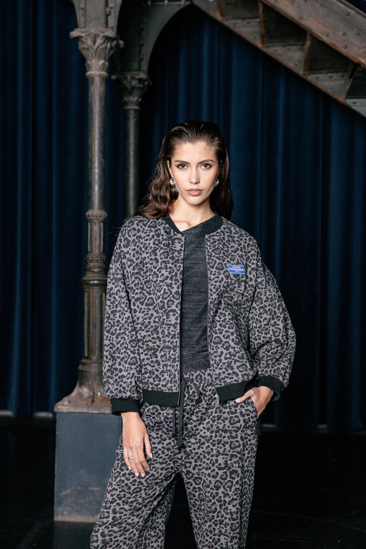 
              

Printed zip-up jacket Women Vega Leo grey | Freeman T. Porter
            