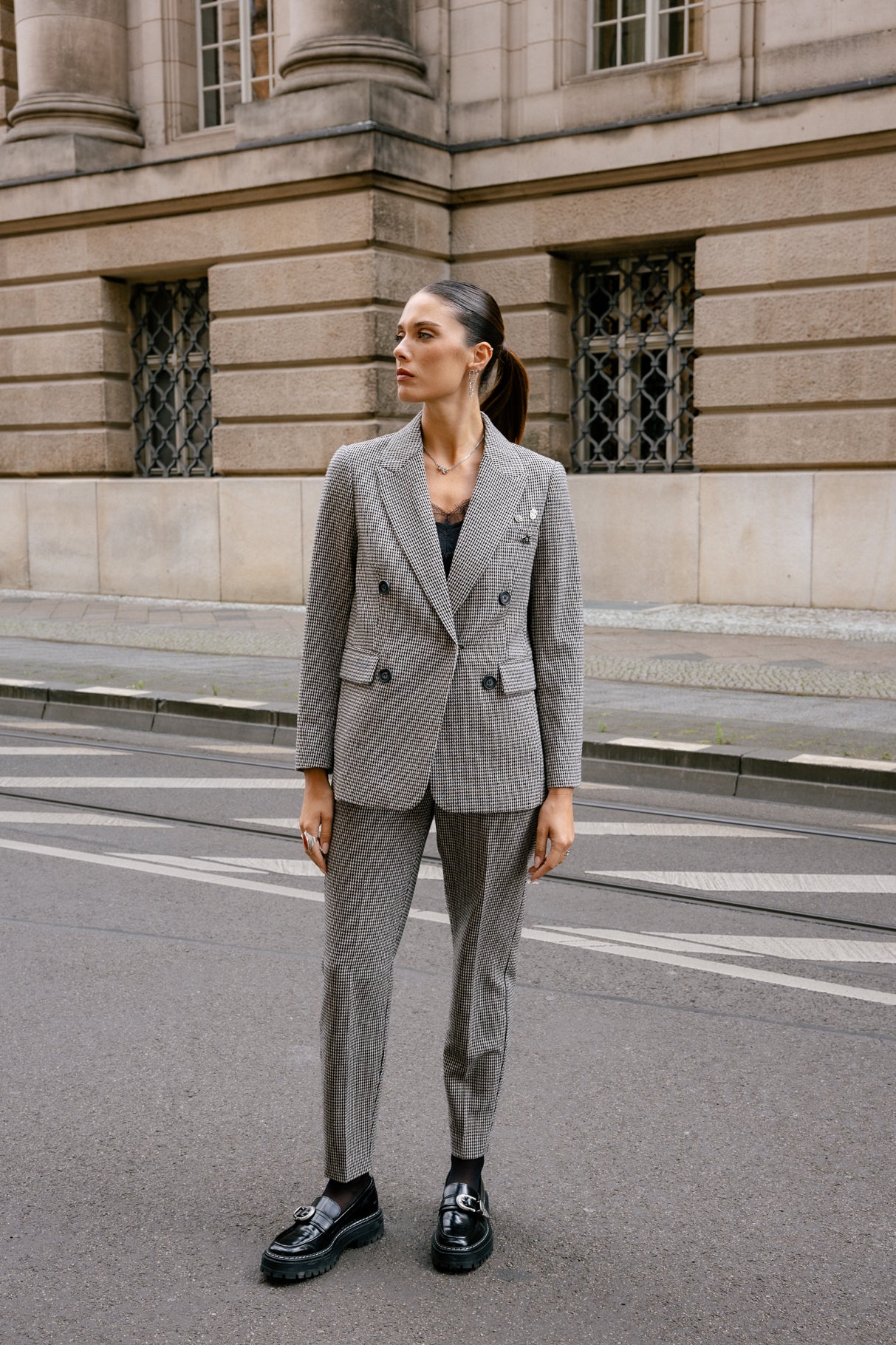 
              

Blazer jacquard Frau Varla Dynasty original | Freeman T. Porter
            