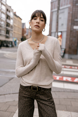 

Leichter Pullover mit bestickter Schulter Damen Preem irish cream | Freeman T. Porter
