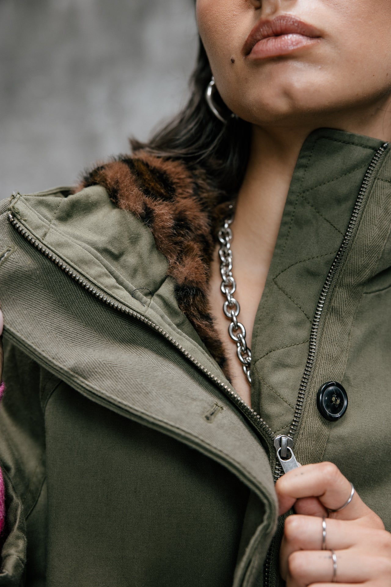 

Short hooded parka Women Vendana Leo olive night | Freeman T. Porter