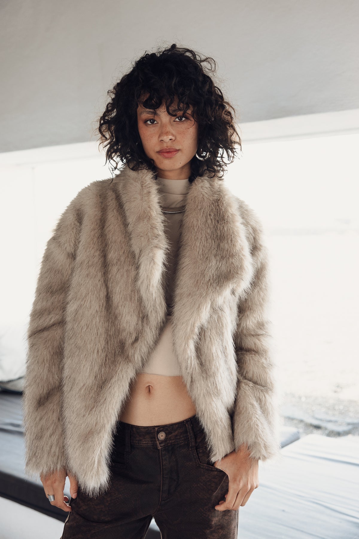 

Casaco de pelo sintético Mulher Marbela Fur beige melange | Freeman T. Porter