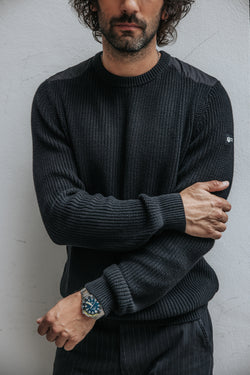 

Pull empiècement épaules Homme Pavel Shoulder black | Freeman T. Porter