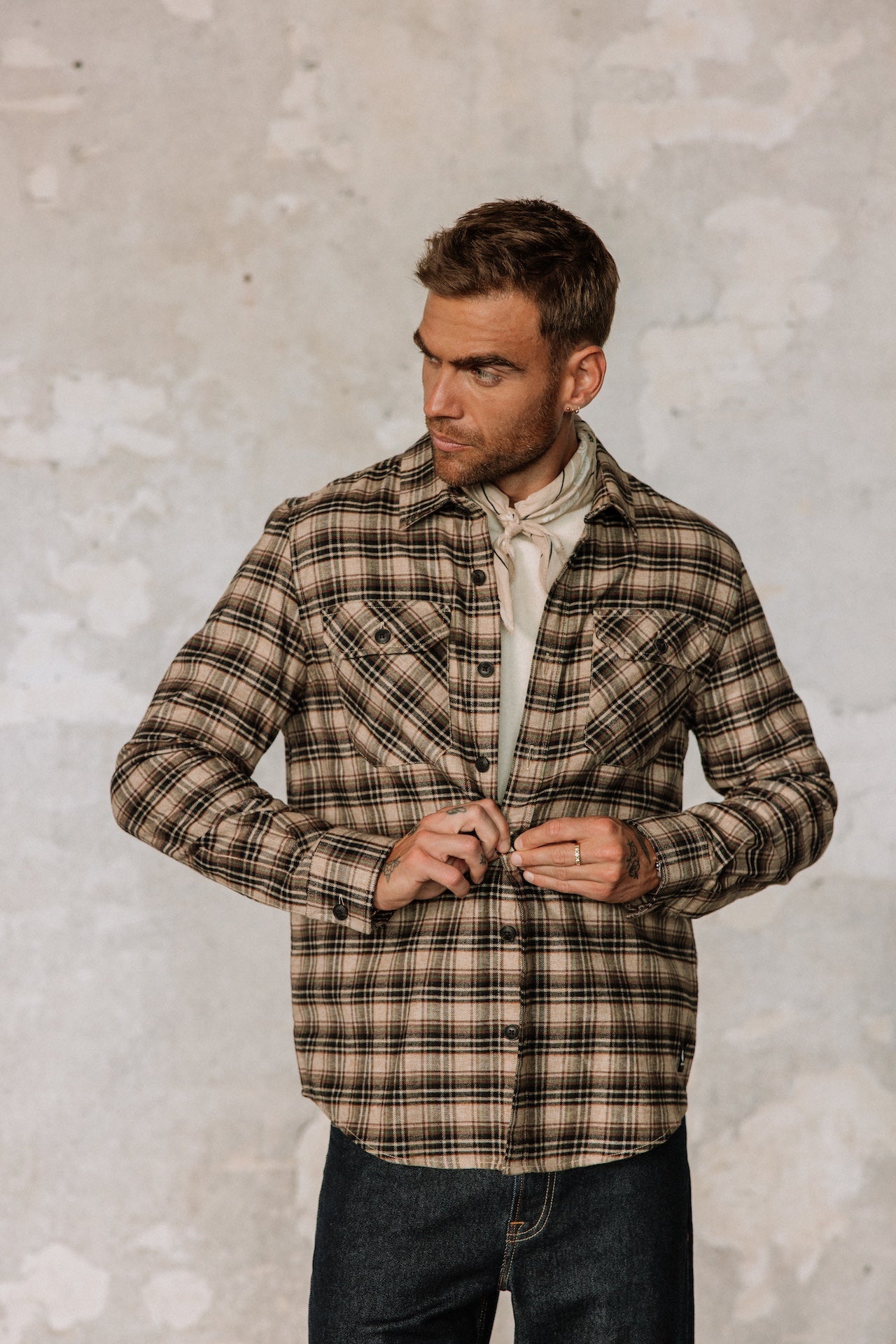   
            

Surchemise Homme Raven Kingston original | Freeman T. Porter
          