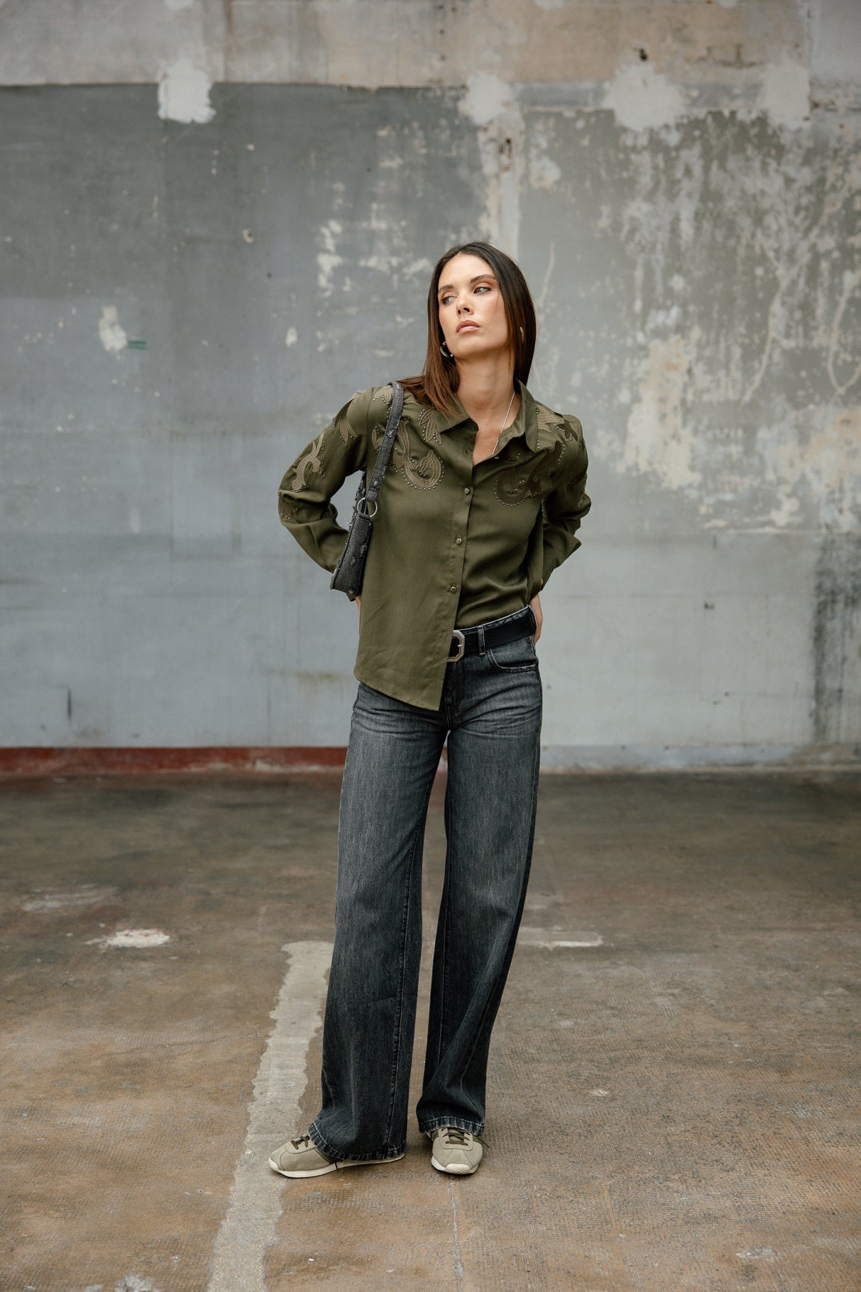 

Chemise brodée Femme Cobally Embroidery olive night | Freeman T. Porter