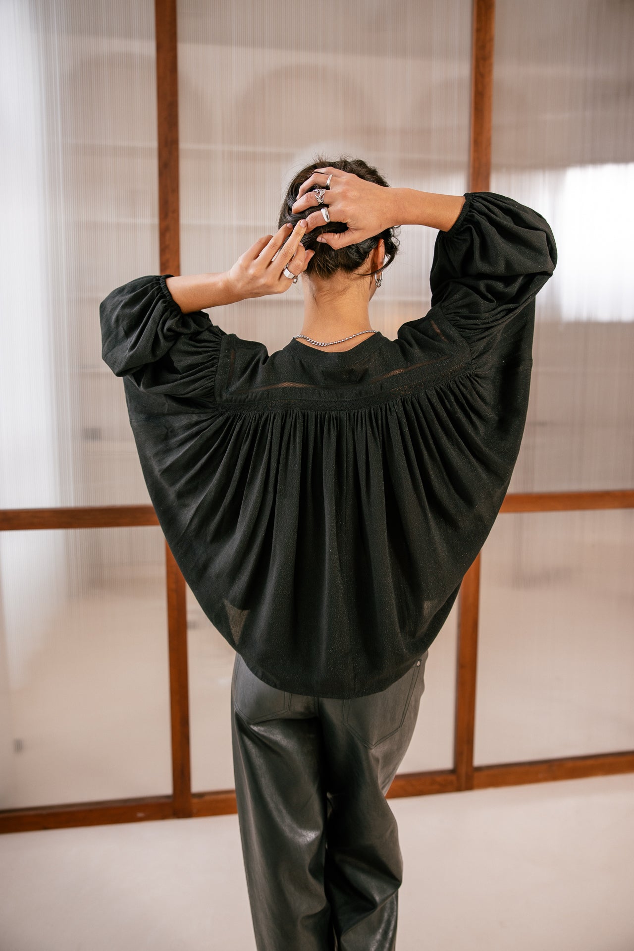 

Blouse brillante Femme Belly Magic Sky black | Freeman T. Porter