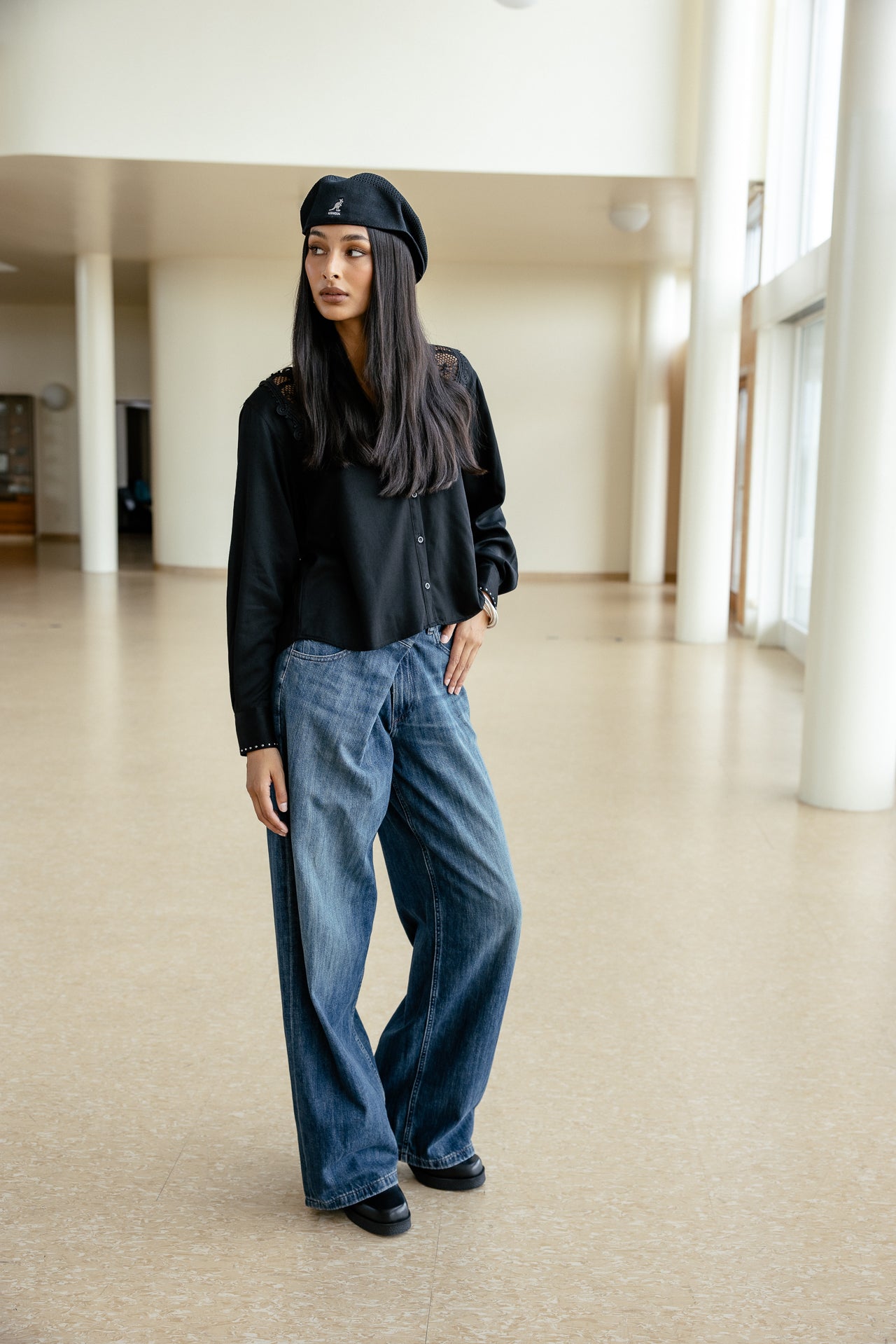 

Spitzenbluse mit Patches Damen Cozzio black | Freeman T. Porter