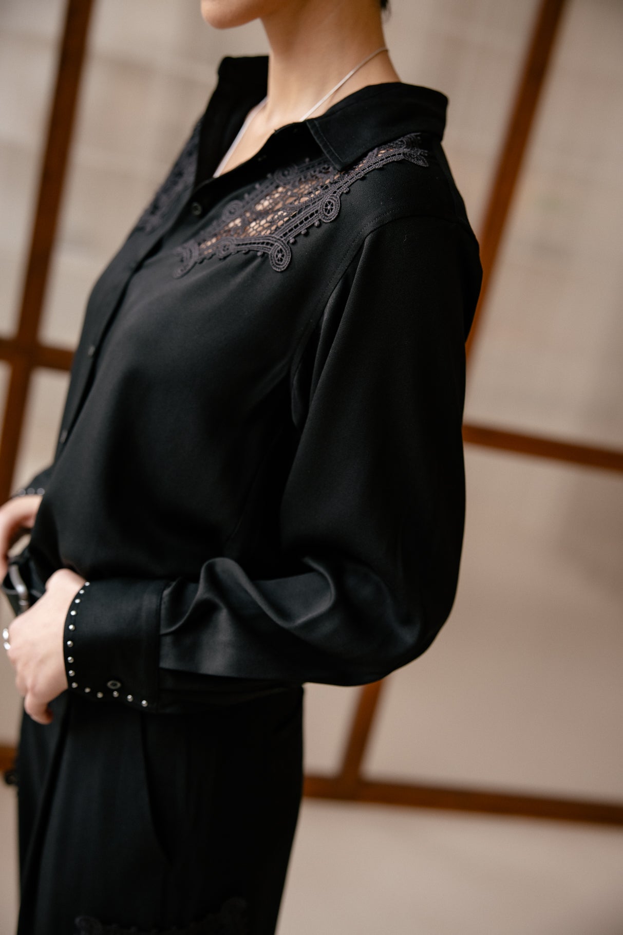 

Chemise patchs dentelle Femme Cozzio black | Freeman T. Porter