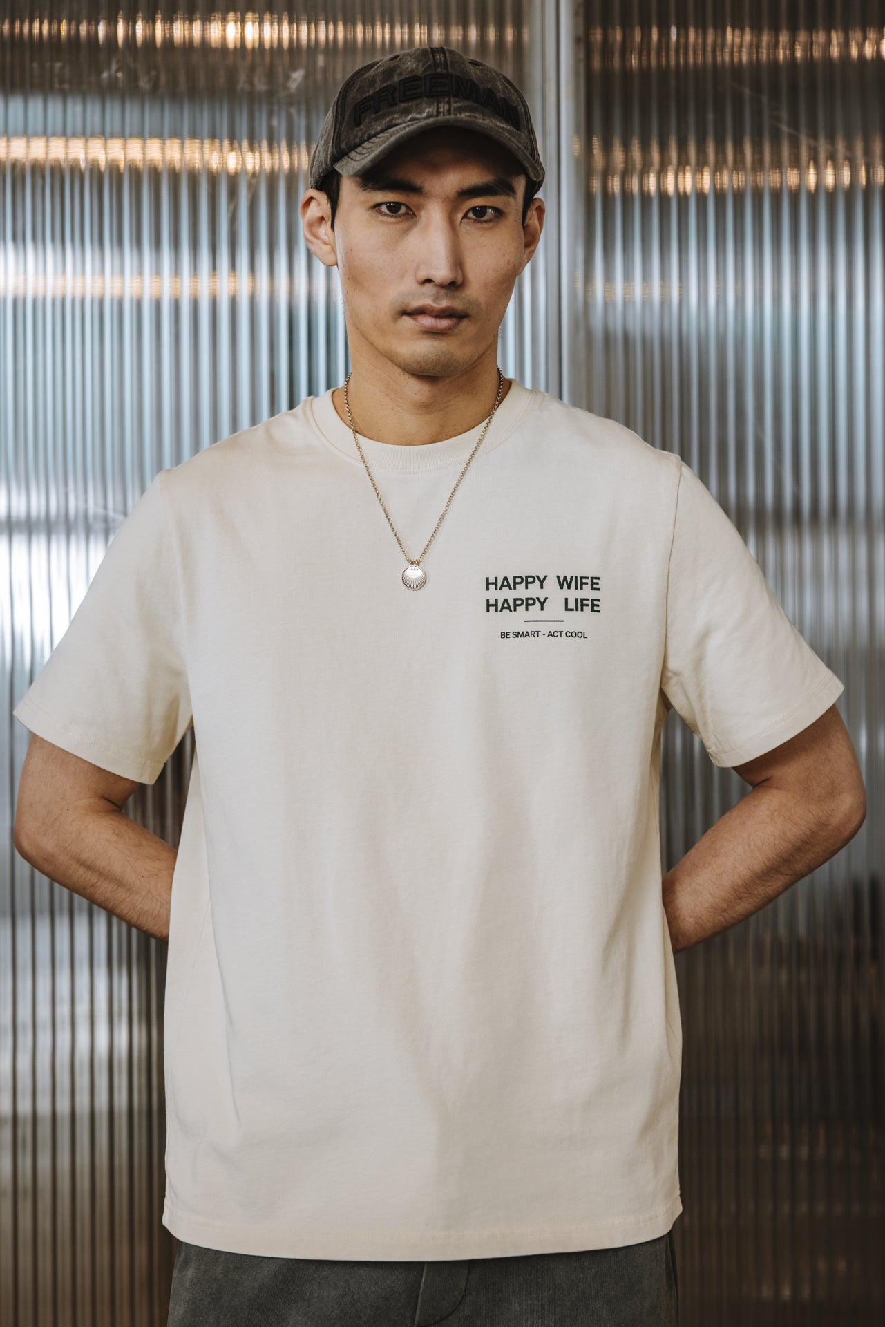 

Straight fit T-shirt Men Chuck Happy Wife beige | Freeman T. Porter