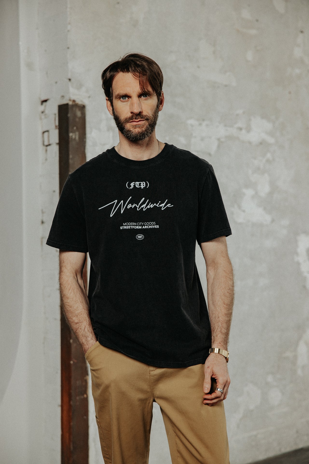 

Camiseta de corte recto Hombre Chuck Worldwide black | Freeman T. Porter