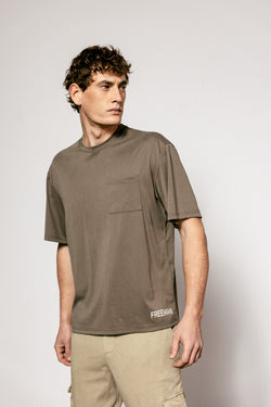 

Camiseta recta Hombre Chuck Pocket brown | Freeman T. Porter