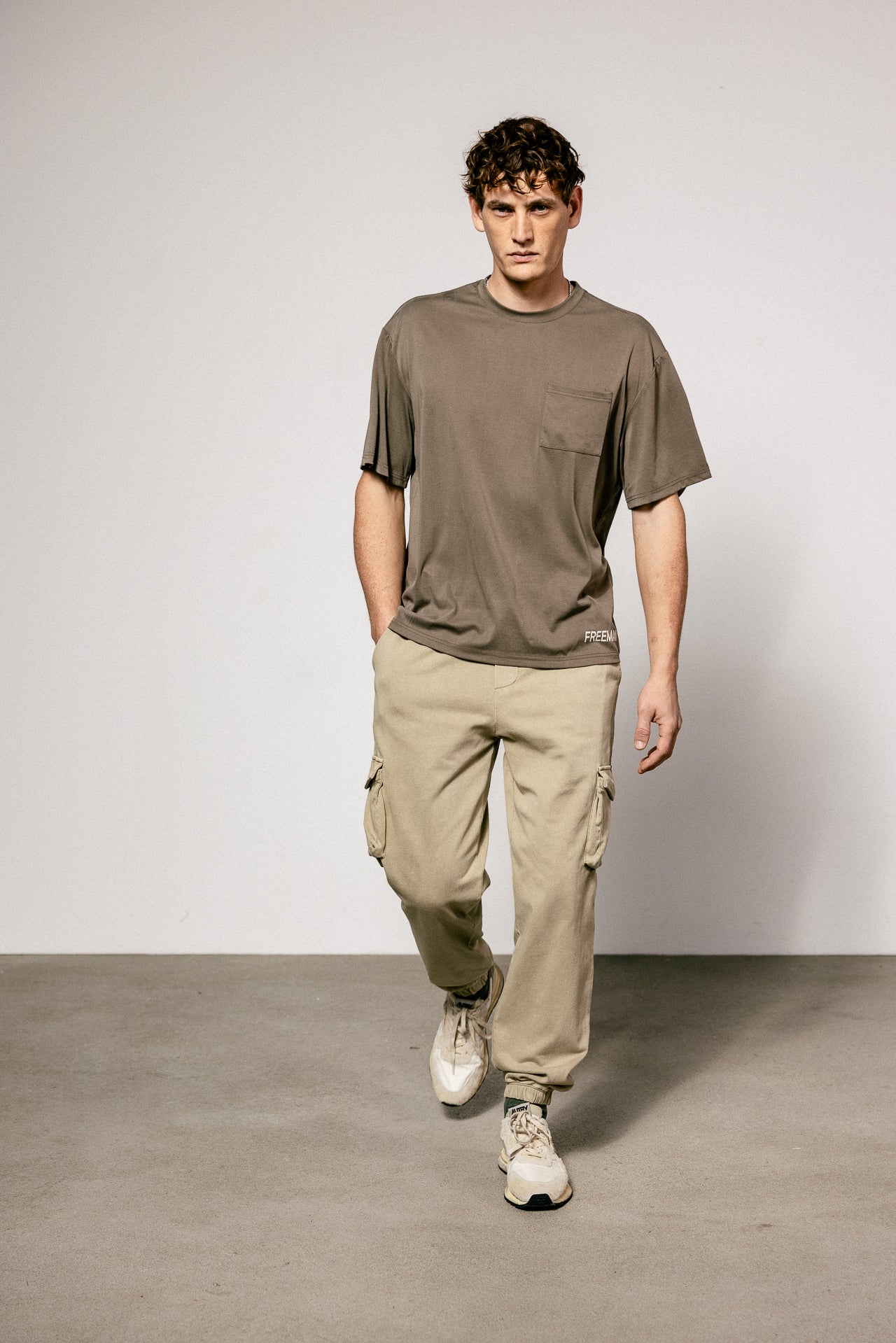 
              

T-shirt droit Homme Chuck Pocket brown | Freeman T. Porter
            