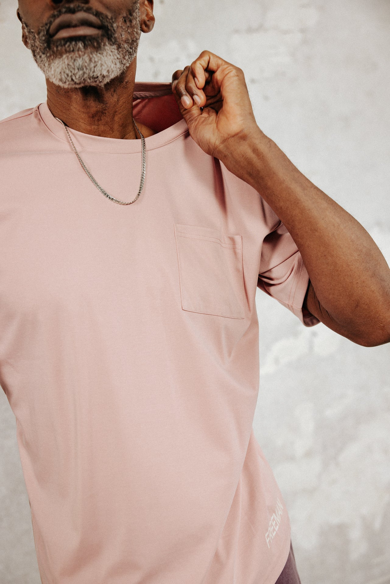 

Straight fit T-shirt Men Chuck Pocket pink | Freeman T. Porter