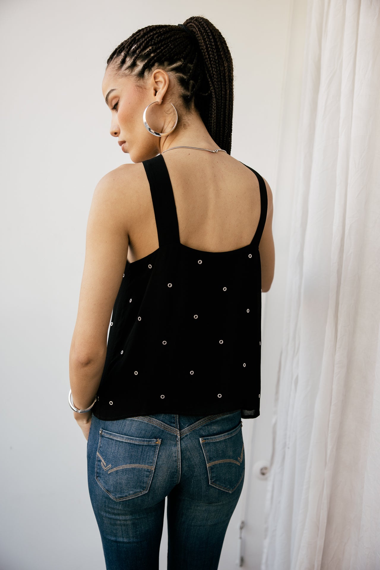 

Top débardeur fluide à oeillet  Femme Taloa Metal black | Freeman T. Porter