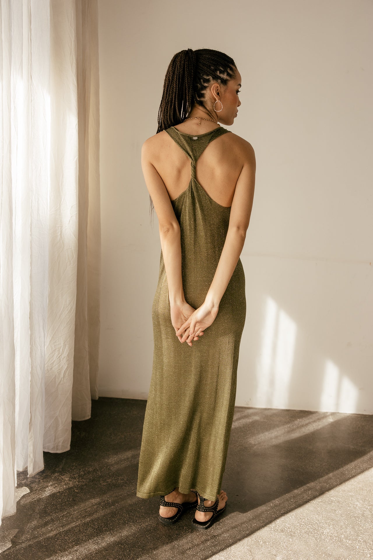 

Vestido largo recto de lentejuelas con pequeña abertura Mujer Rattina Lurex khaki | Freeman T. Porter