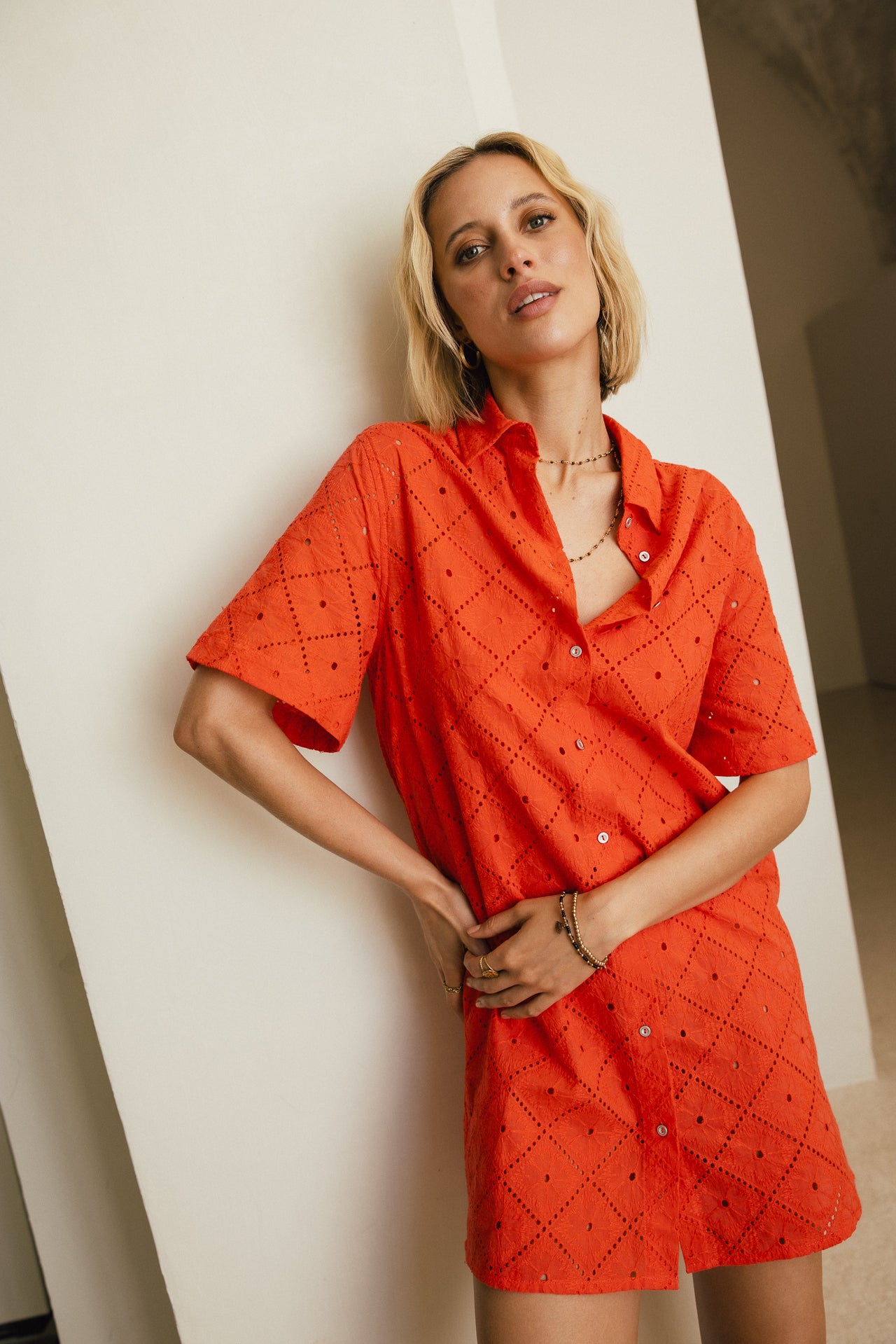 
              

Robe chemise courte à broderies  Femme Restia Beach Lace cayenne | Freeman T. Porter
            