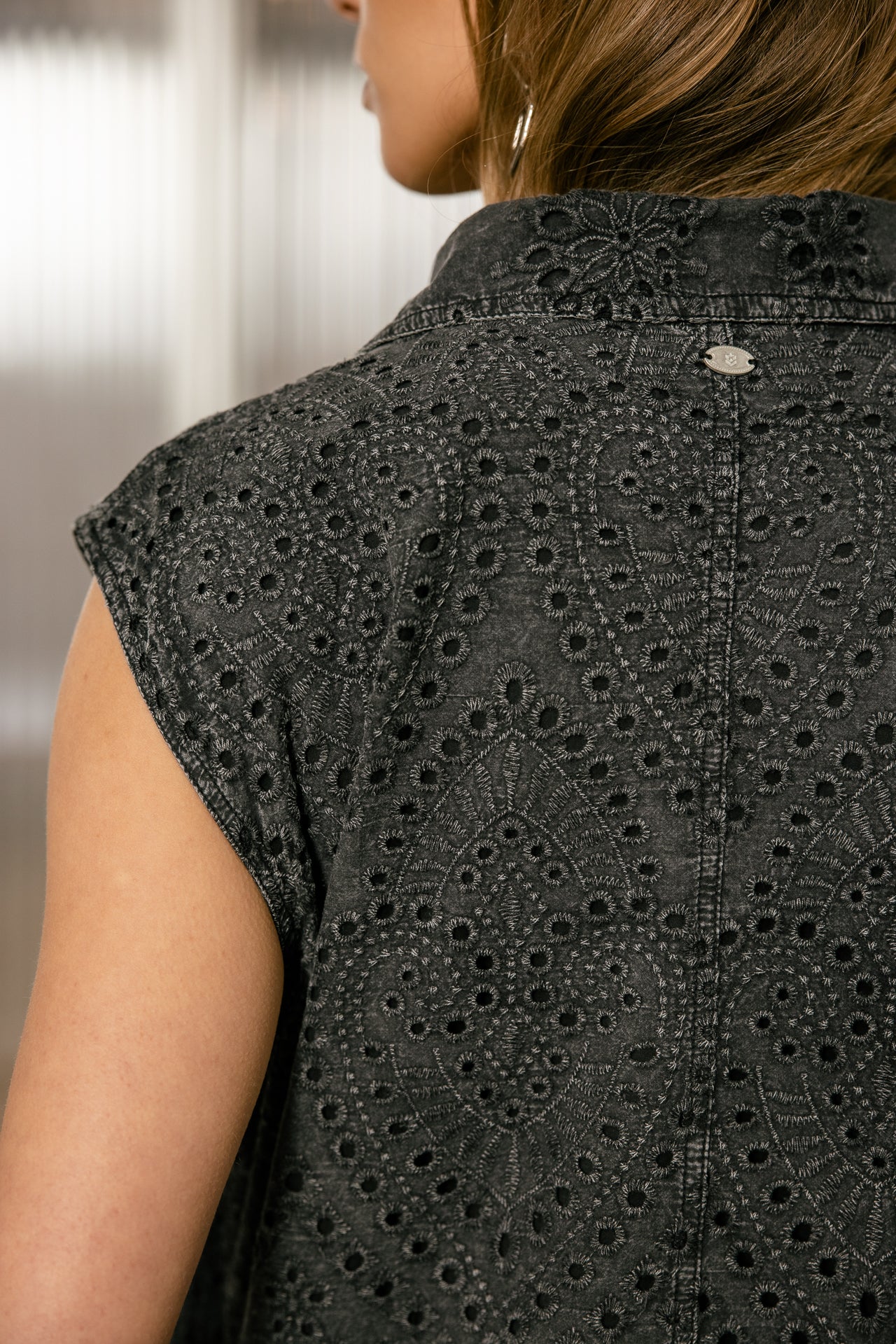 

Short dress in broderie anglaise Women Gigina Embroidery carbon | Freeman T. Porter